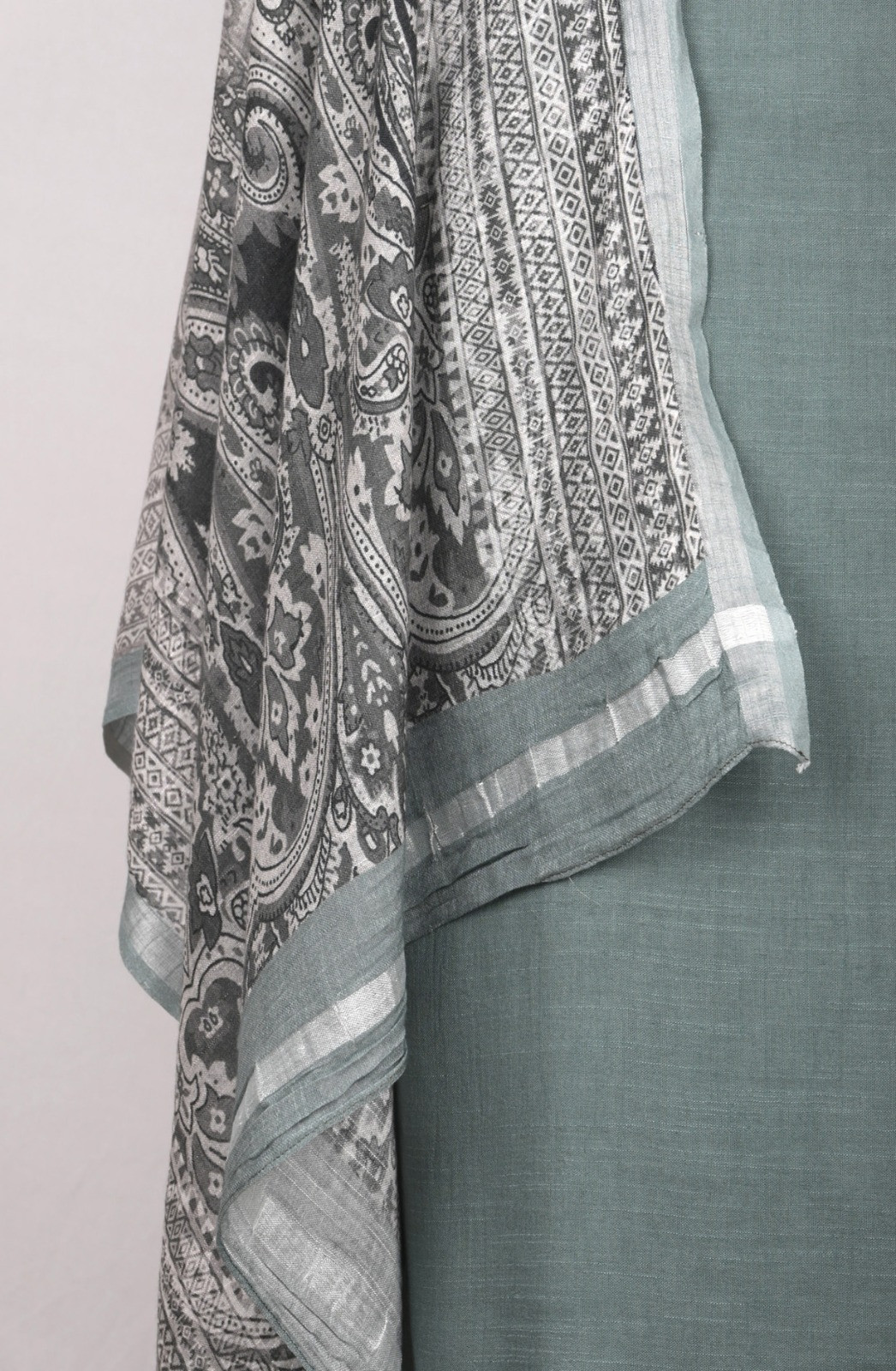 Green Linen Beautiful Suit Set with Dupatta - 996-CTLN1111-5A