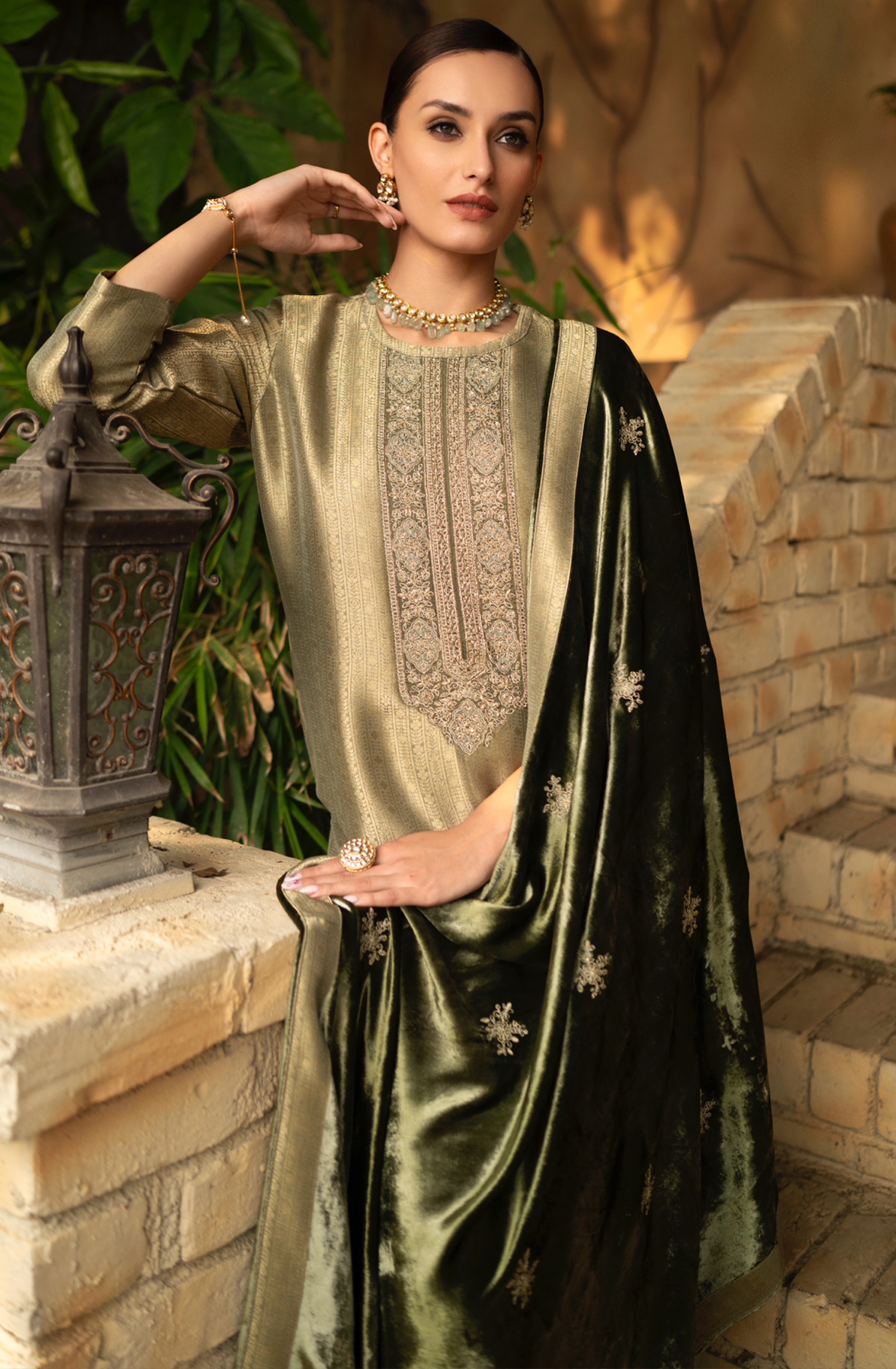 Sea Green Pure Silk Suit-Set with Beautiful Velvet Dupatta - ZAH2282A