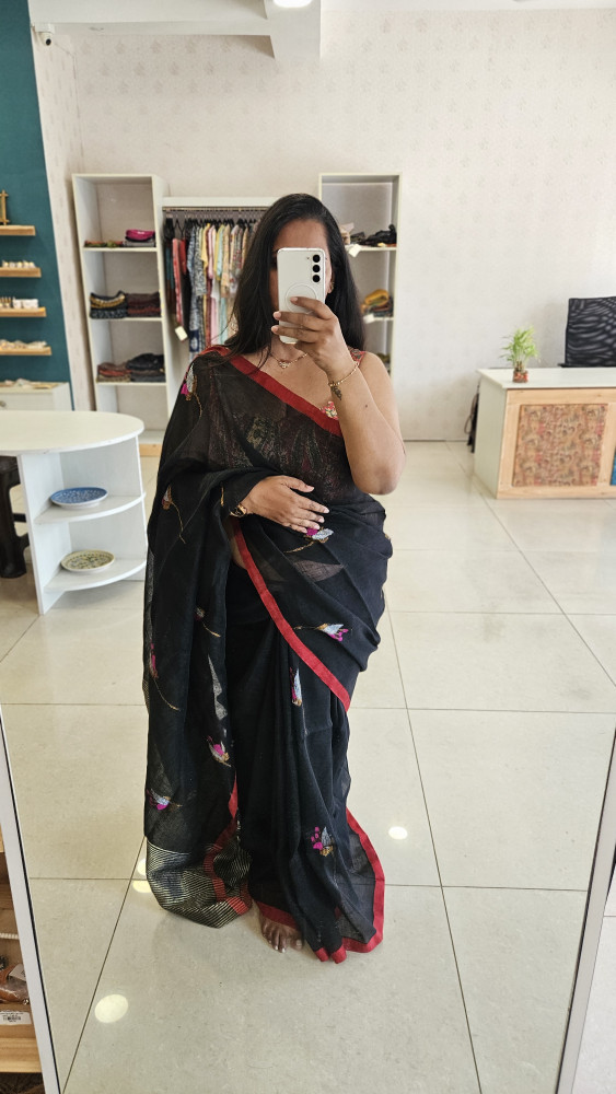 Image of BLACK PURE LINEN HANDLOOM JAMDANI SAREE WITH PINK BORDER