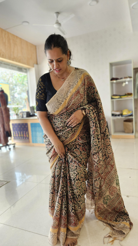 Image of BLACK KALAMKARI ALL OVER DESIGN CREPE SILK SAREE
