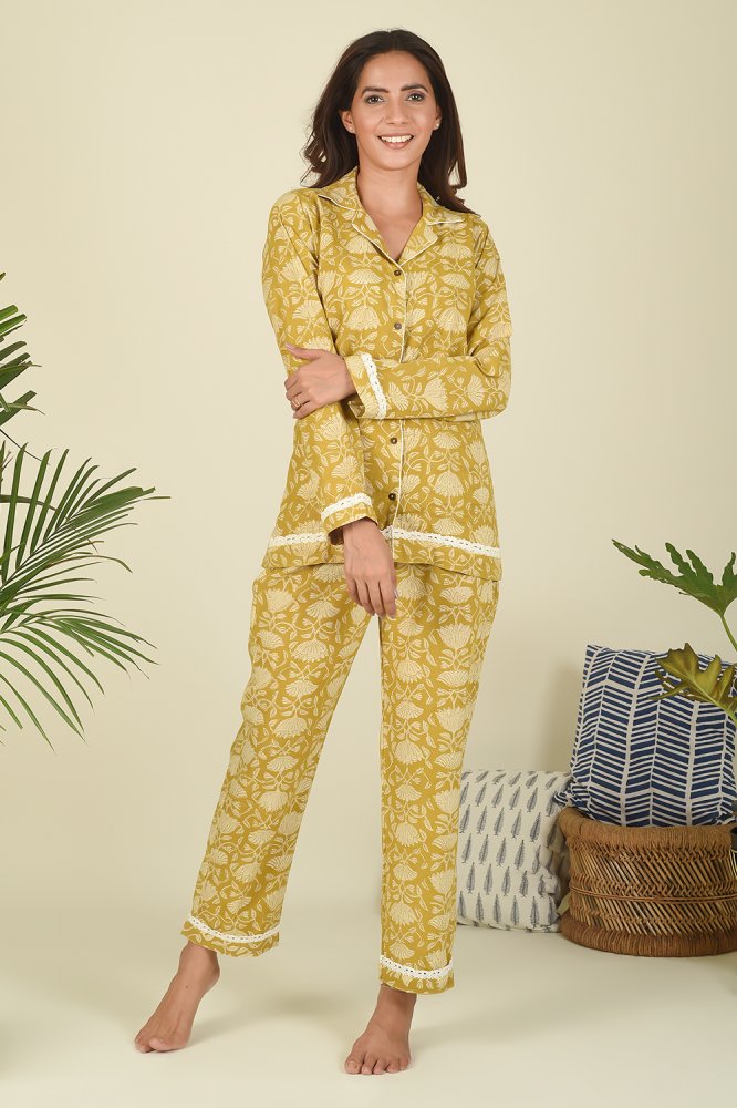 Image of Lara Lapel Set (of 2)