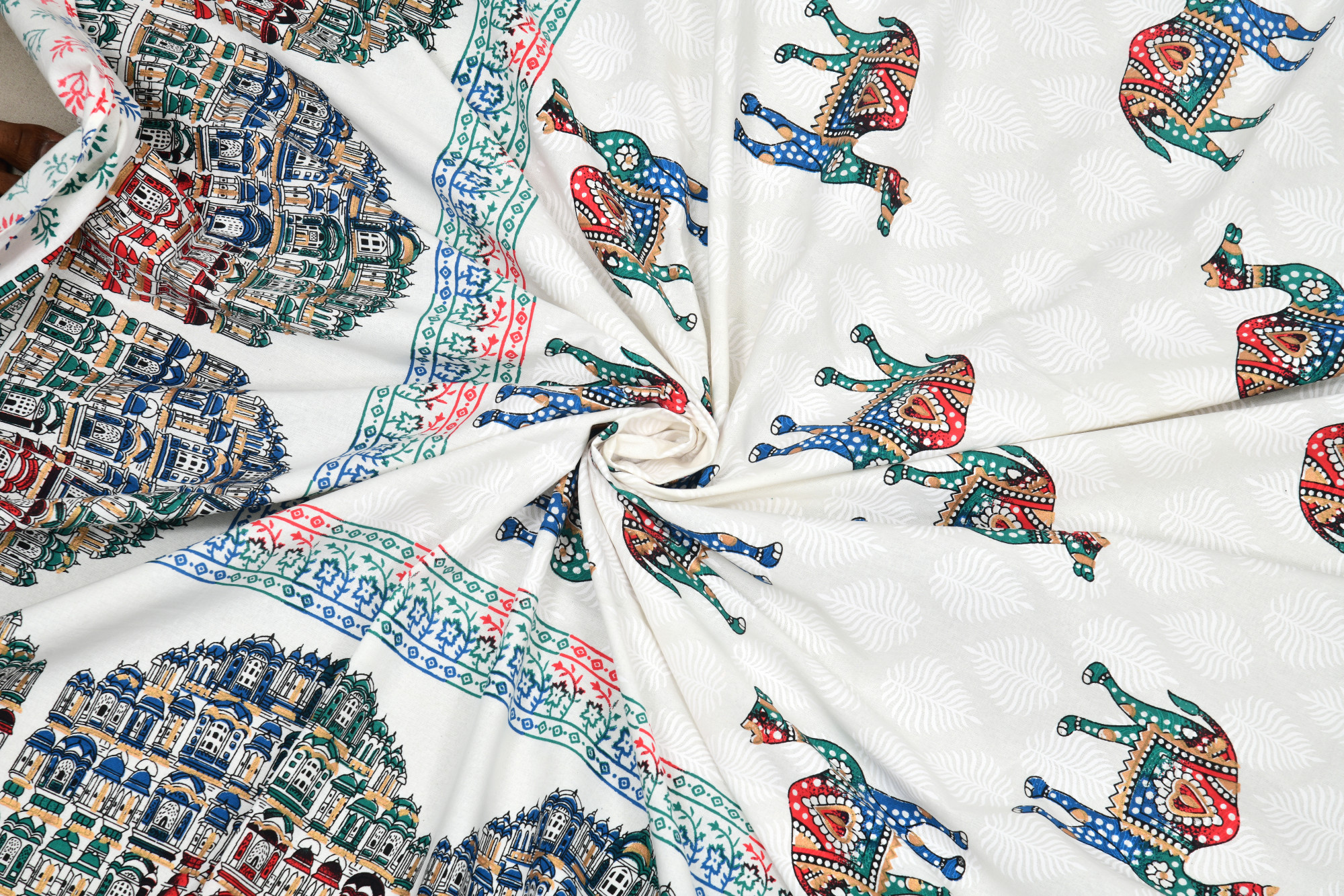 White Printed 240 TC Pure Cotton King Bedsheet with 2 Pillow Covers