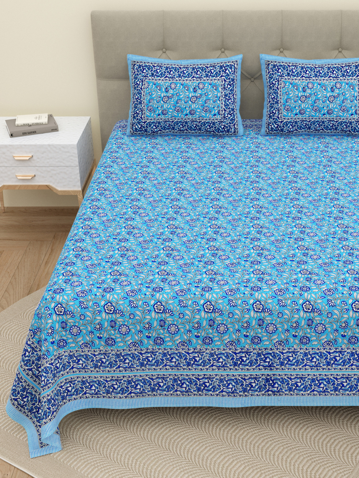 White Blue Floral 210 TC Pure Cotton Double Bedsheet with 2 Pillow Covers