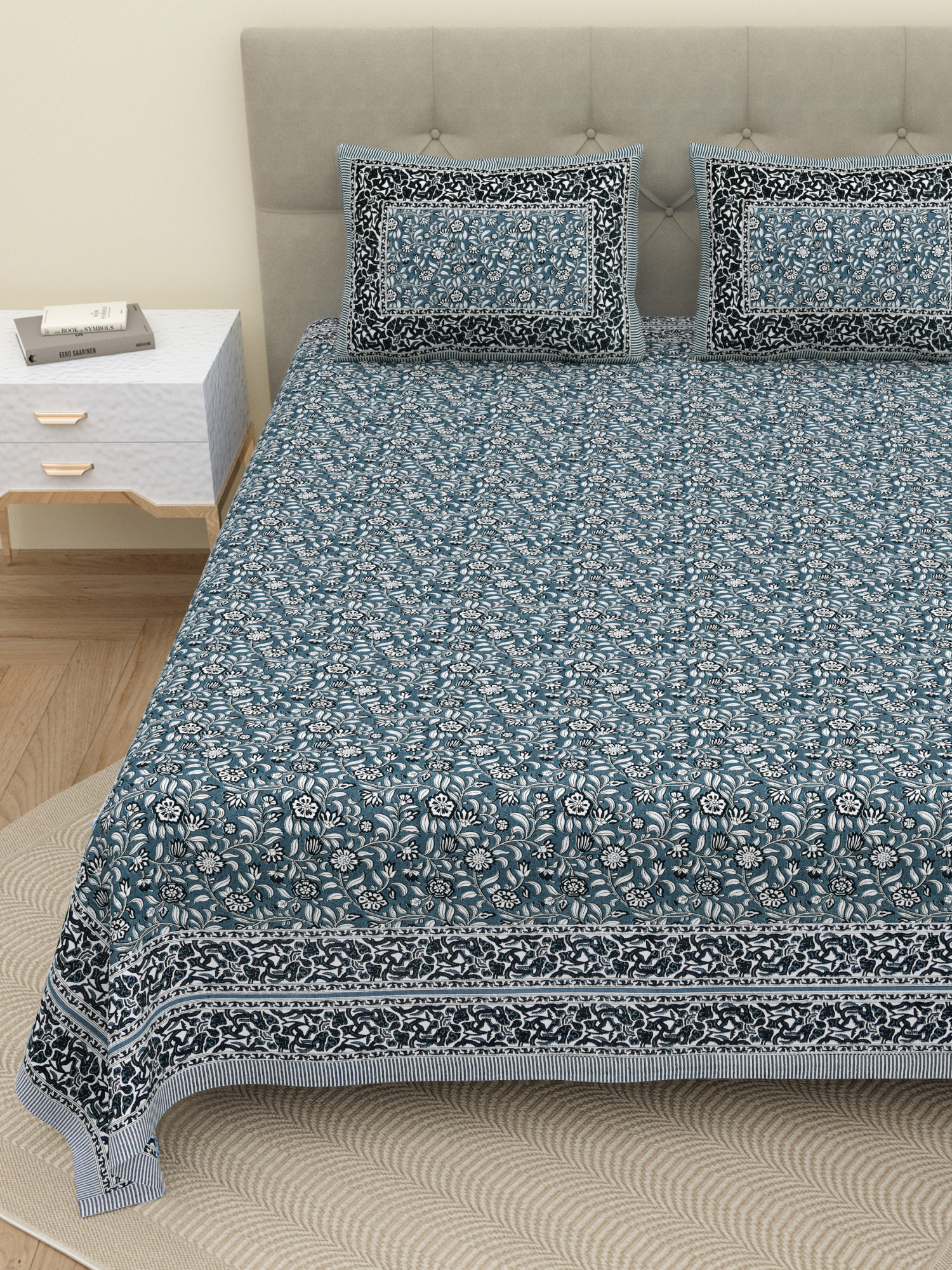 White Grey Floral 210 TC Pure Cotton Double Bedsheet with 2 Pillow Covers