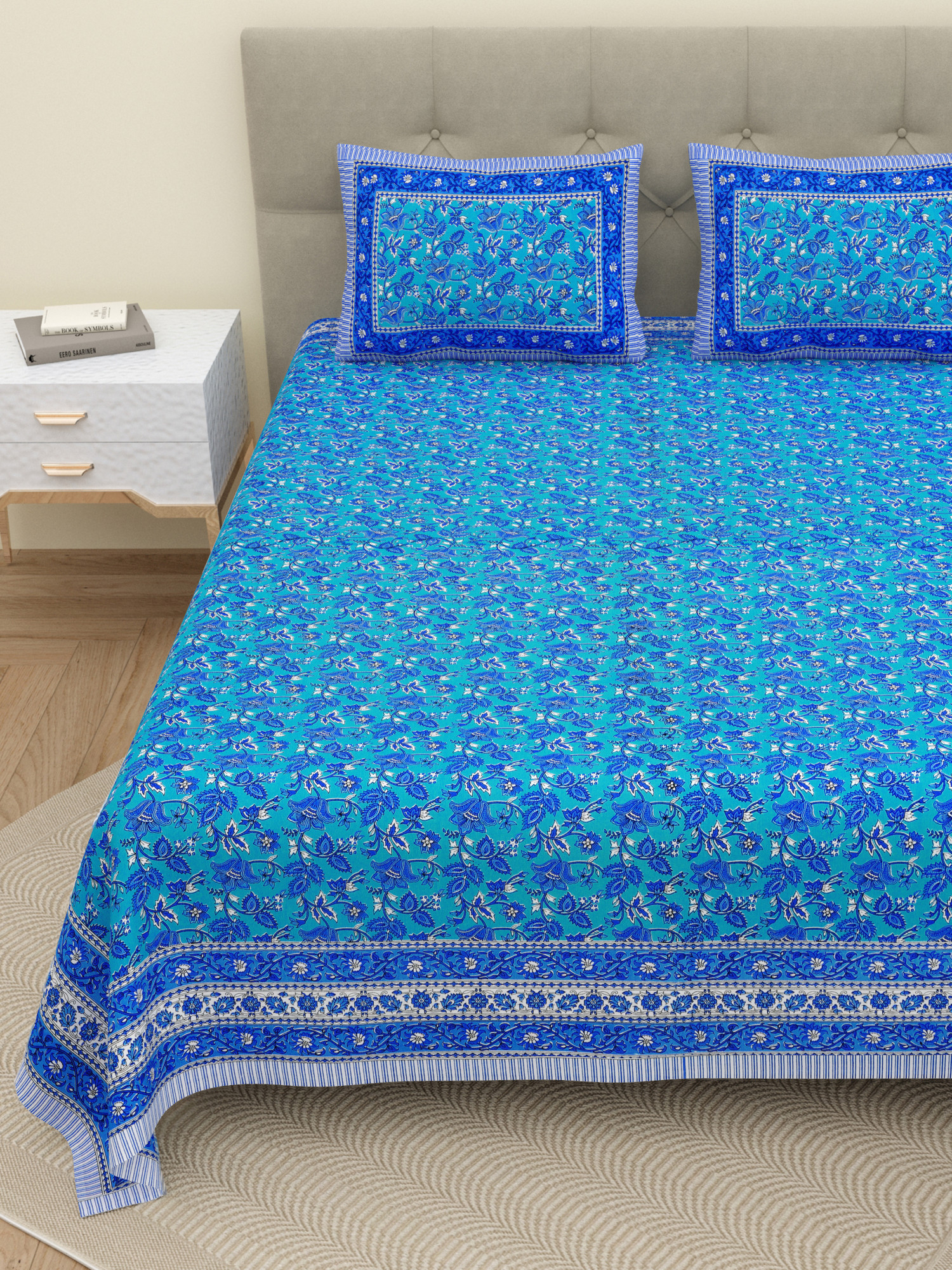 White Blue Floral 210 TC Pure Cotton Double Bedsheet with 2 Pillow Covers