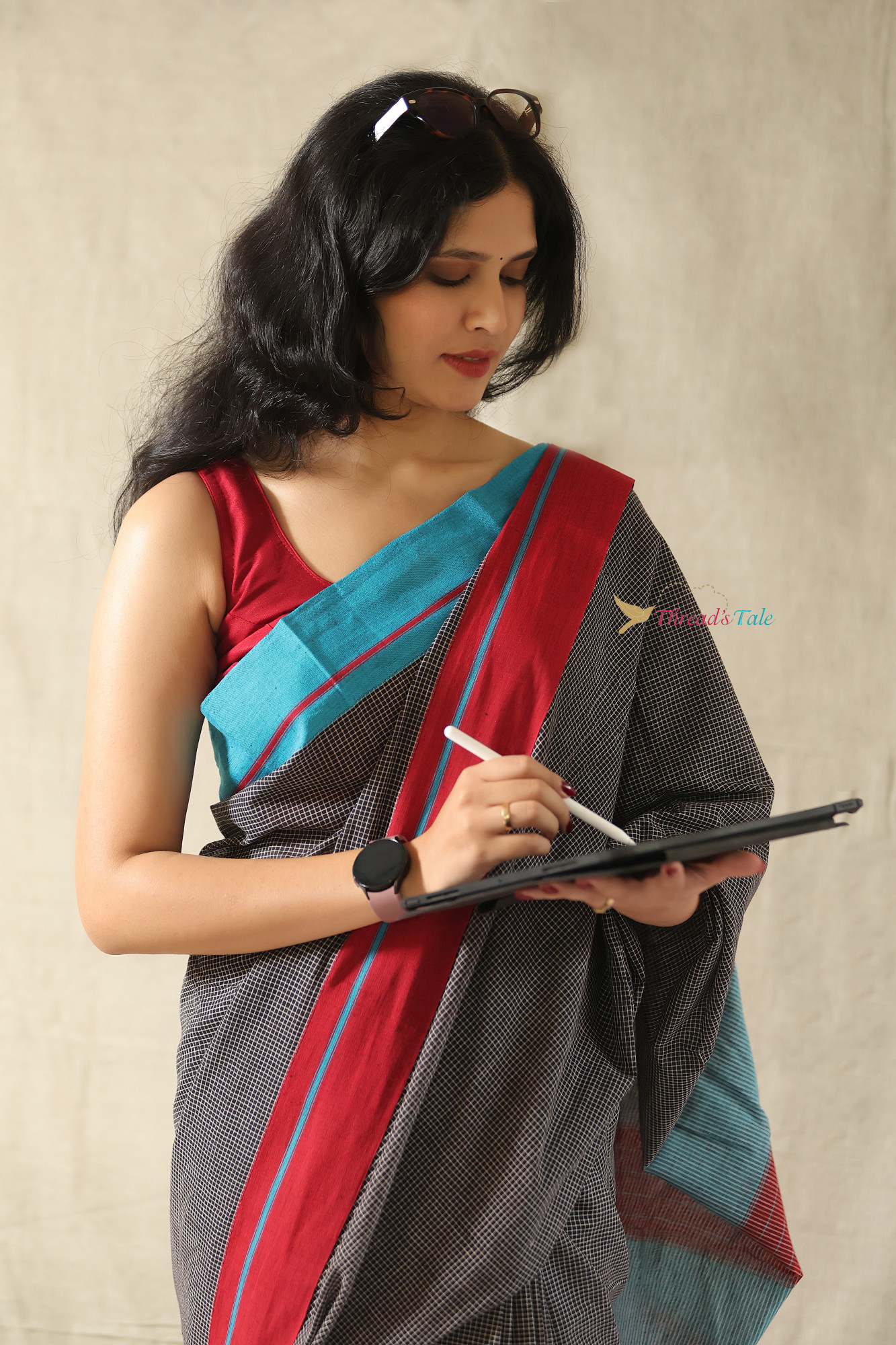 Grey Handwoven Cotton Checks Saree With Contrast Border