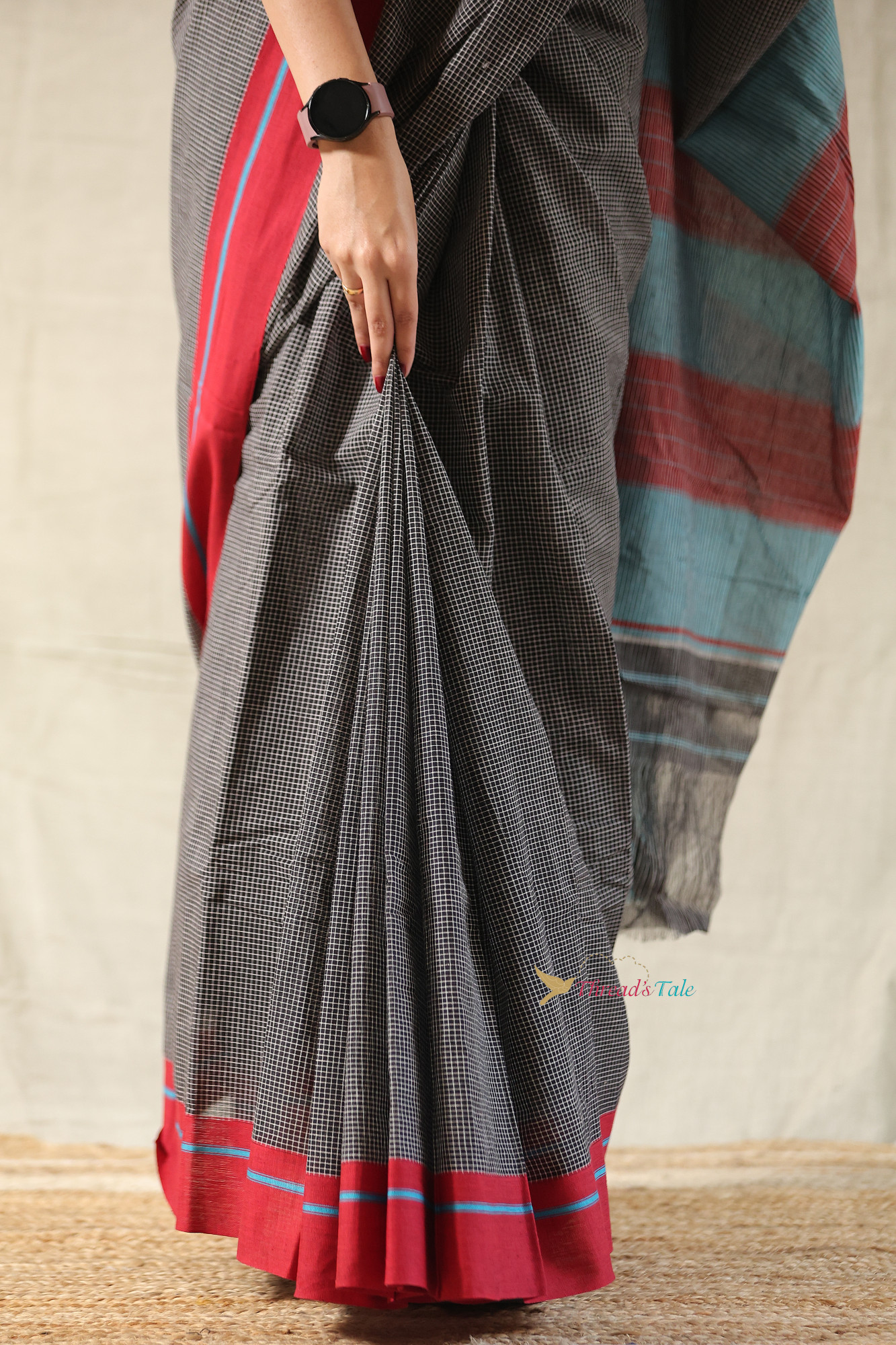 Grey Handwoven Cotton Checks Saree With Contrast Border