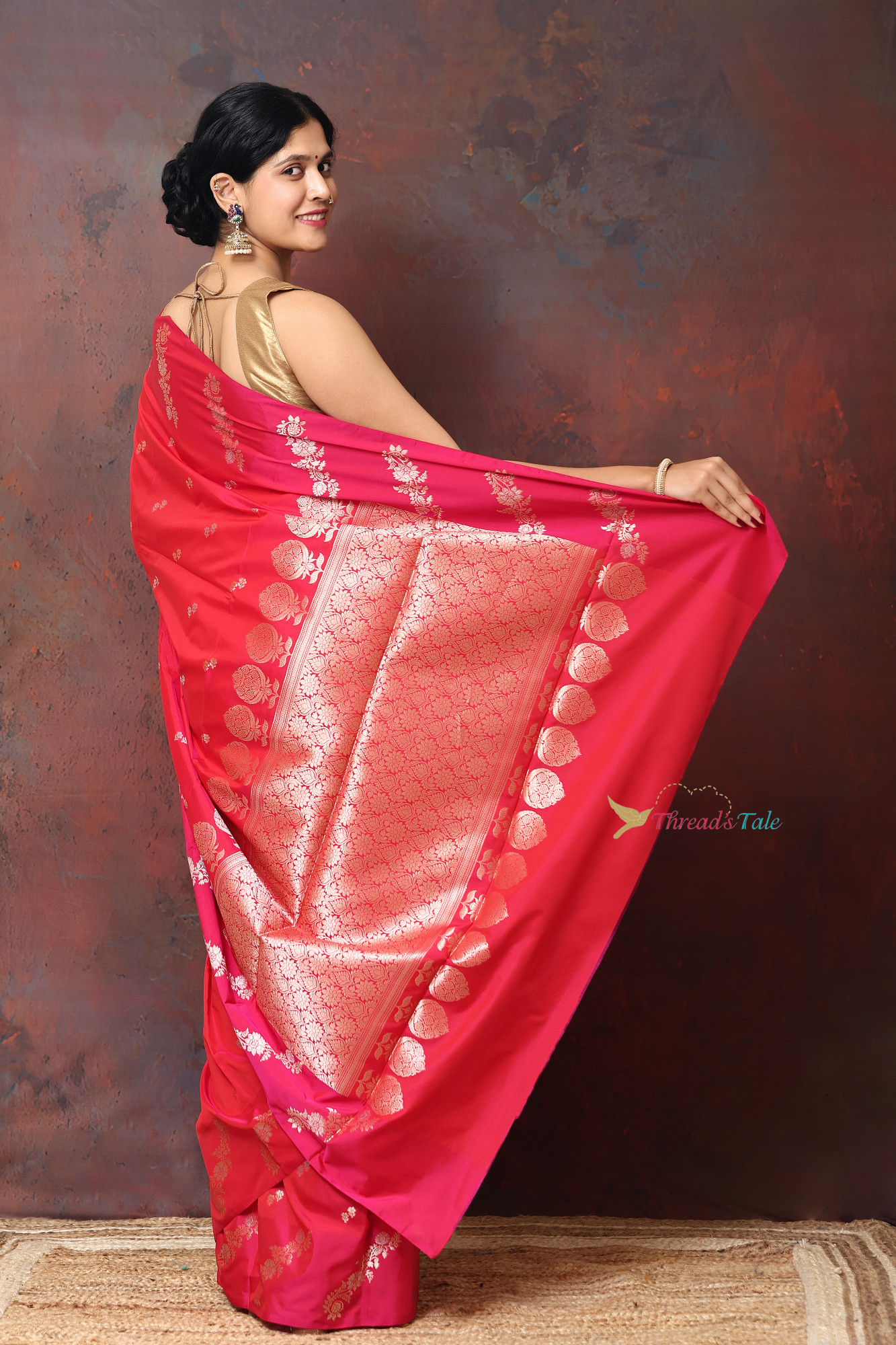 Fresh Red Saree With Zari Motifs