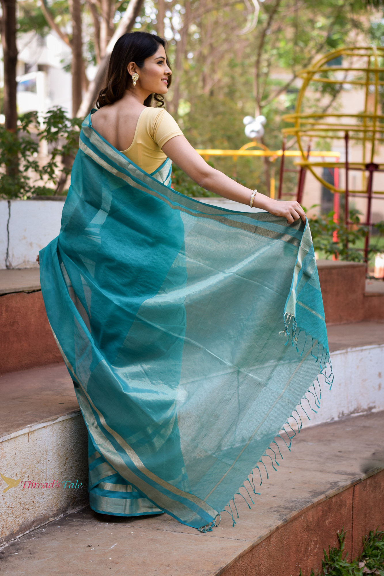 Handwoven Sea Blue Self Checks Maheshwari Silk Saree