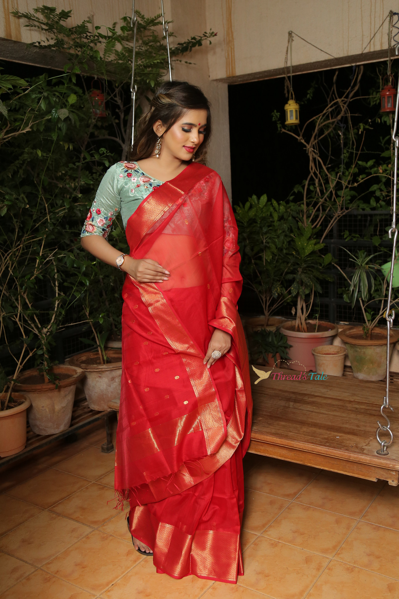 Red Handwoven Maheshwari Silk Saree With Zari Butti