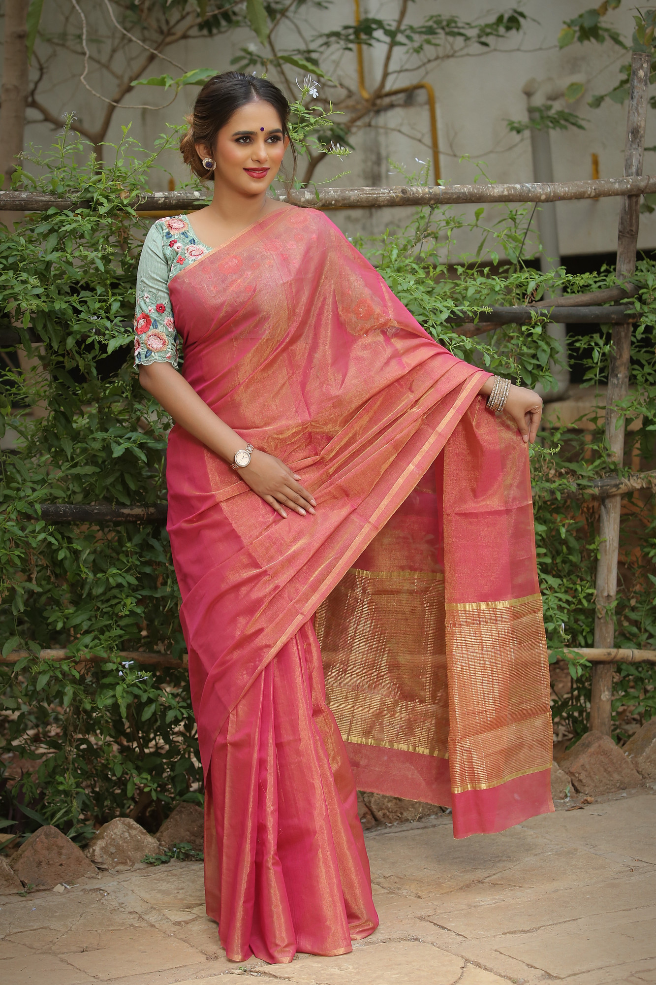 Golden Pink Handwoven Chanderi Tissue Saree