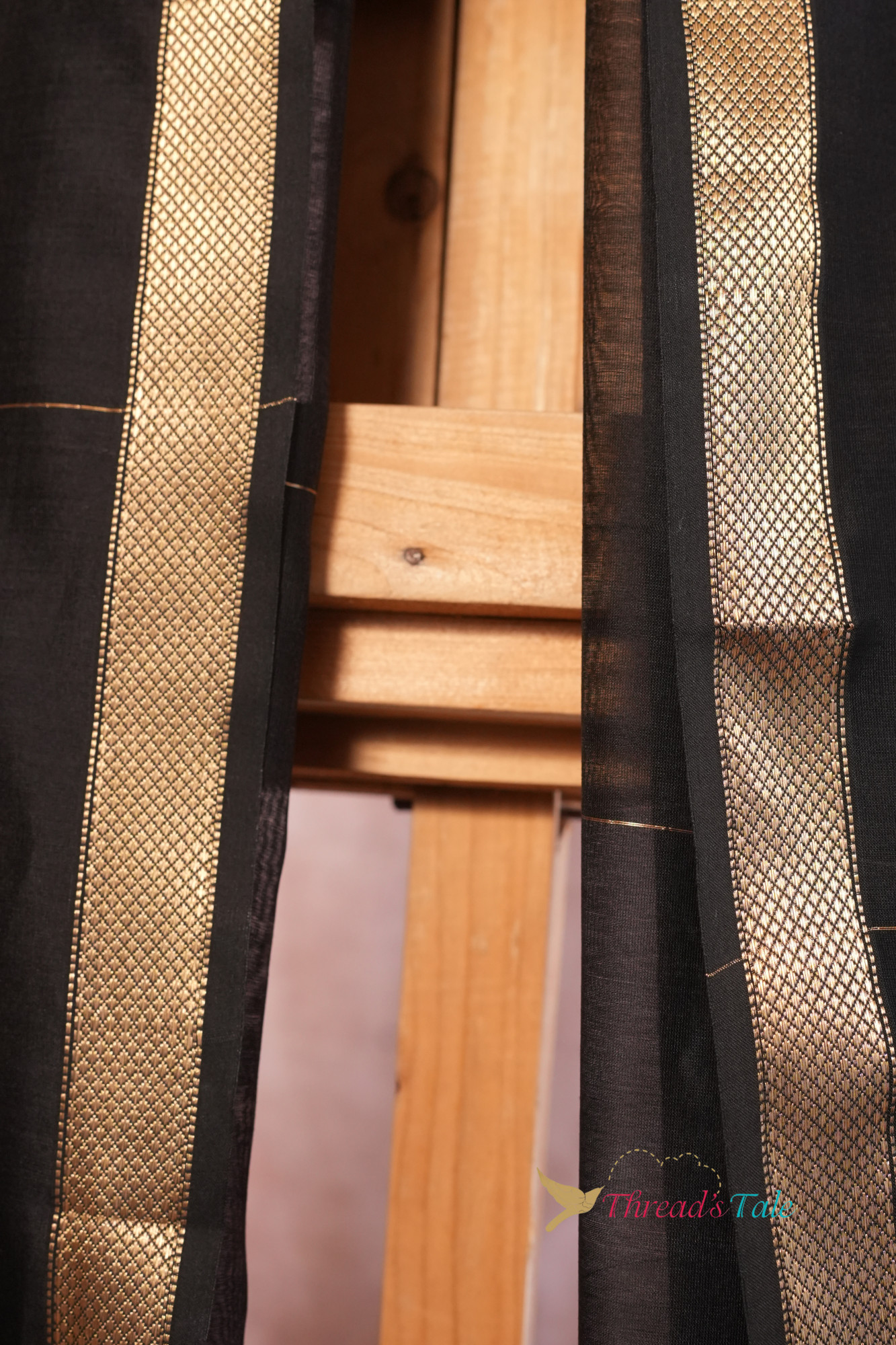 Black Handwoven Maheshwari Dupatta With Line  Butti