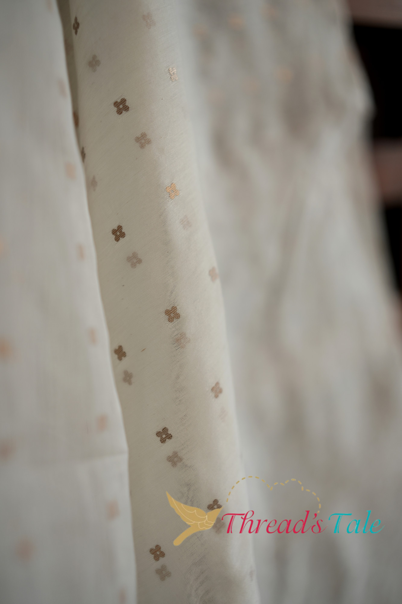 White Silk-Cotton Handwoven Dupatta With Sequins