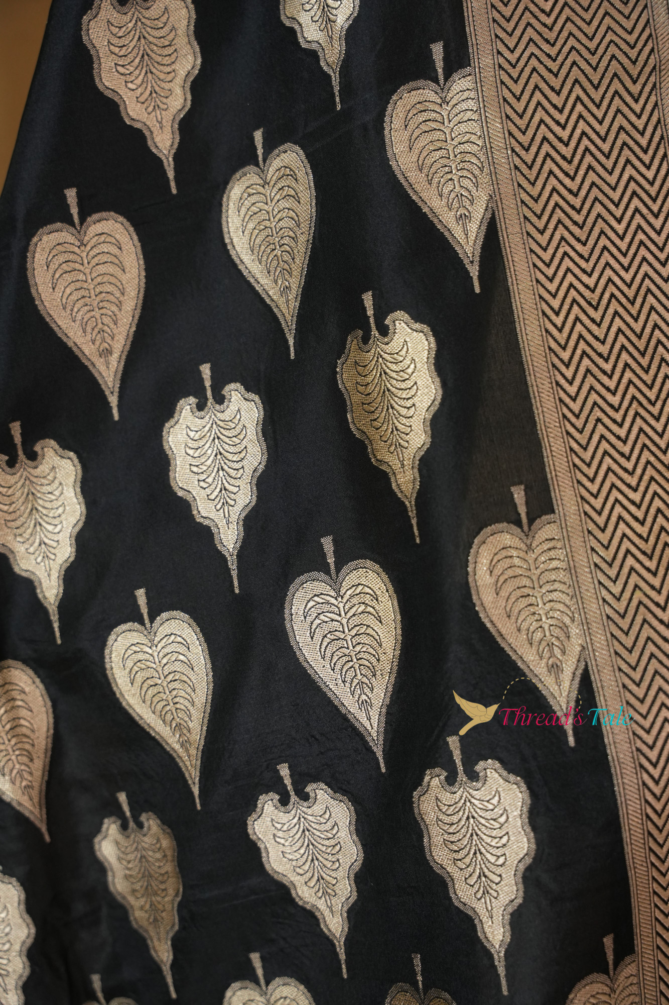 Black Handwoven Pure Silk Stoles With Muted Zari Border And Motiffs