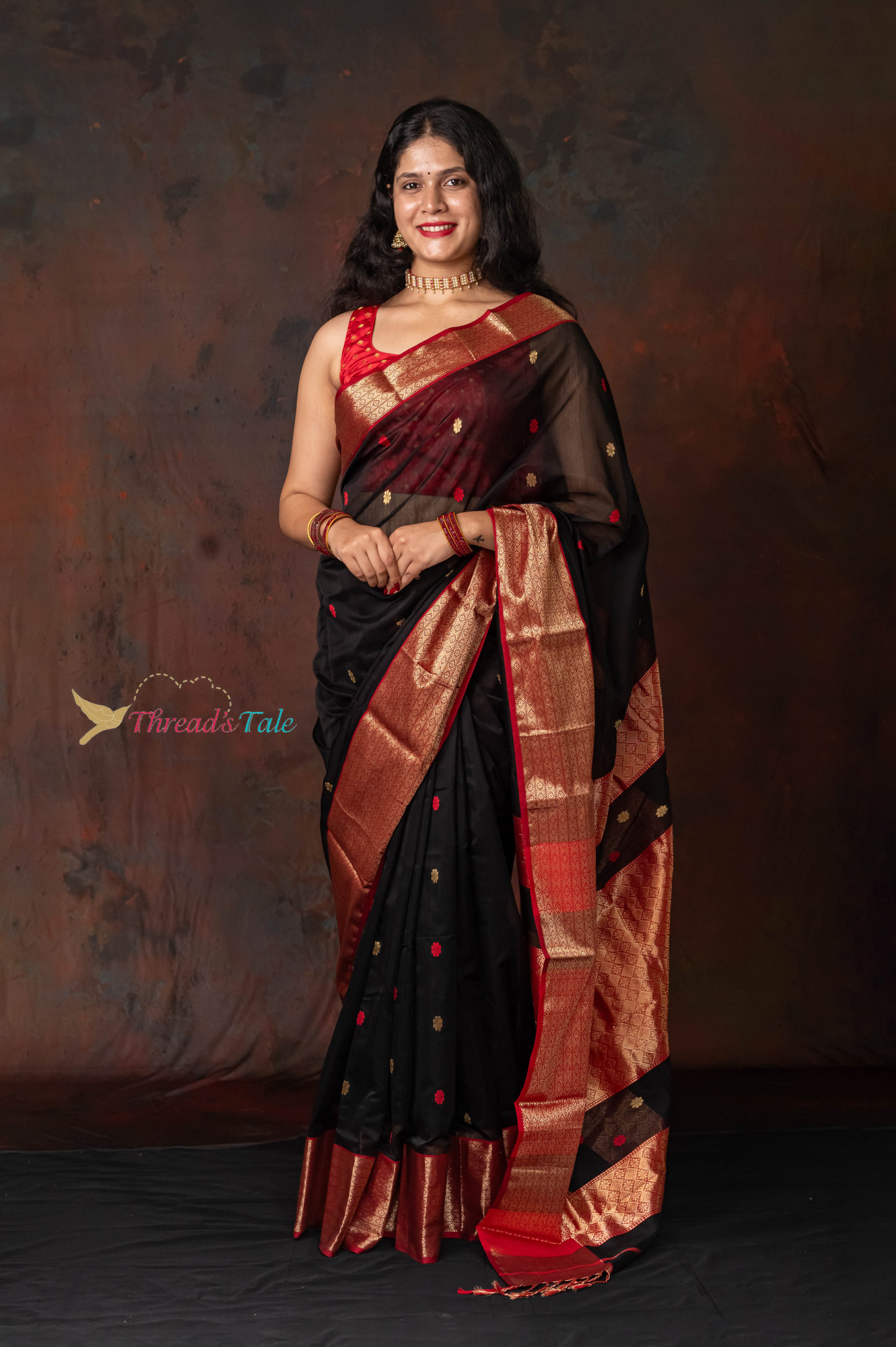 Black Handwoven Maheshwari Silk Saree With Jaal Aanchal