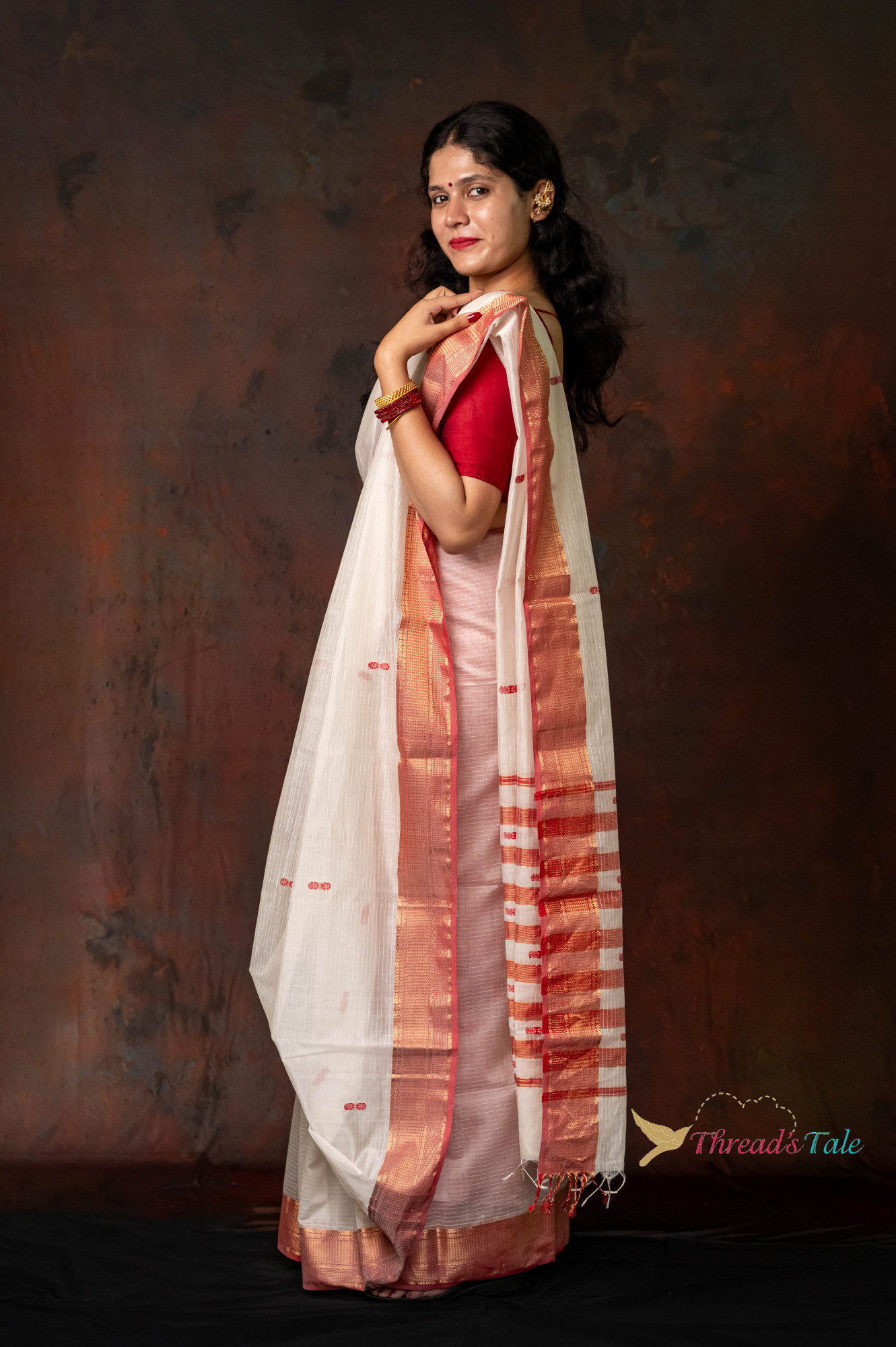 Milky White Handwoven Maheshwari Silk Saree With Red Textured Border