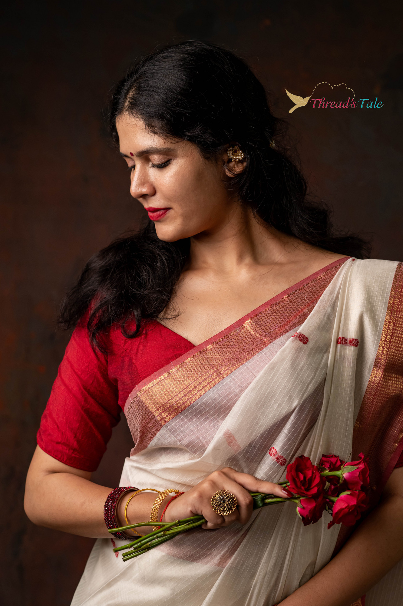 Milky White Handwoven Maheshwari Silk Saree With Red Textured Border