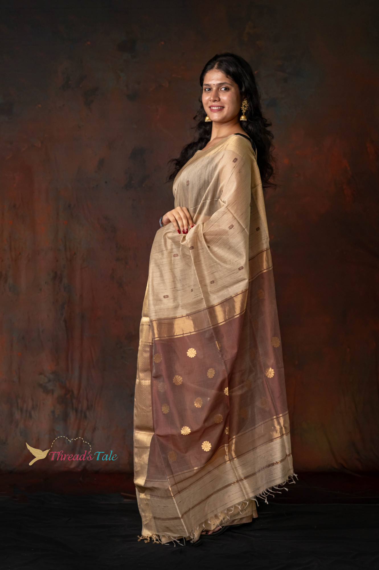 Beige Handwoven Jute Textured Butti Saree