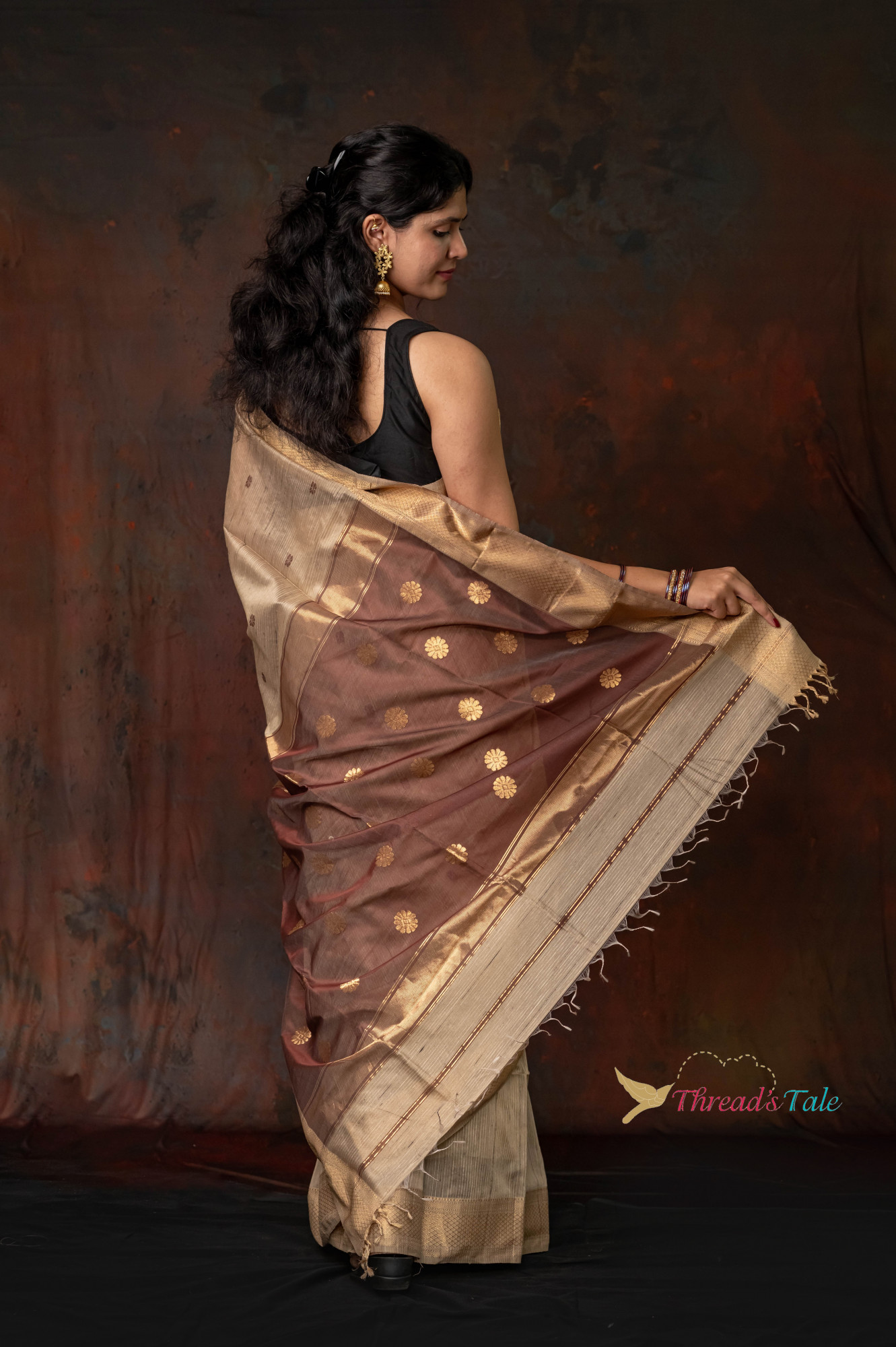 Beige Handwoven Jute Textured Butti Saree