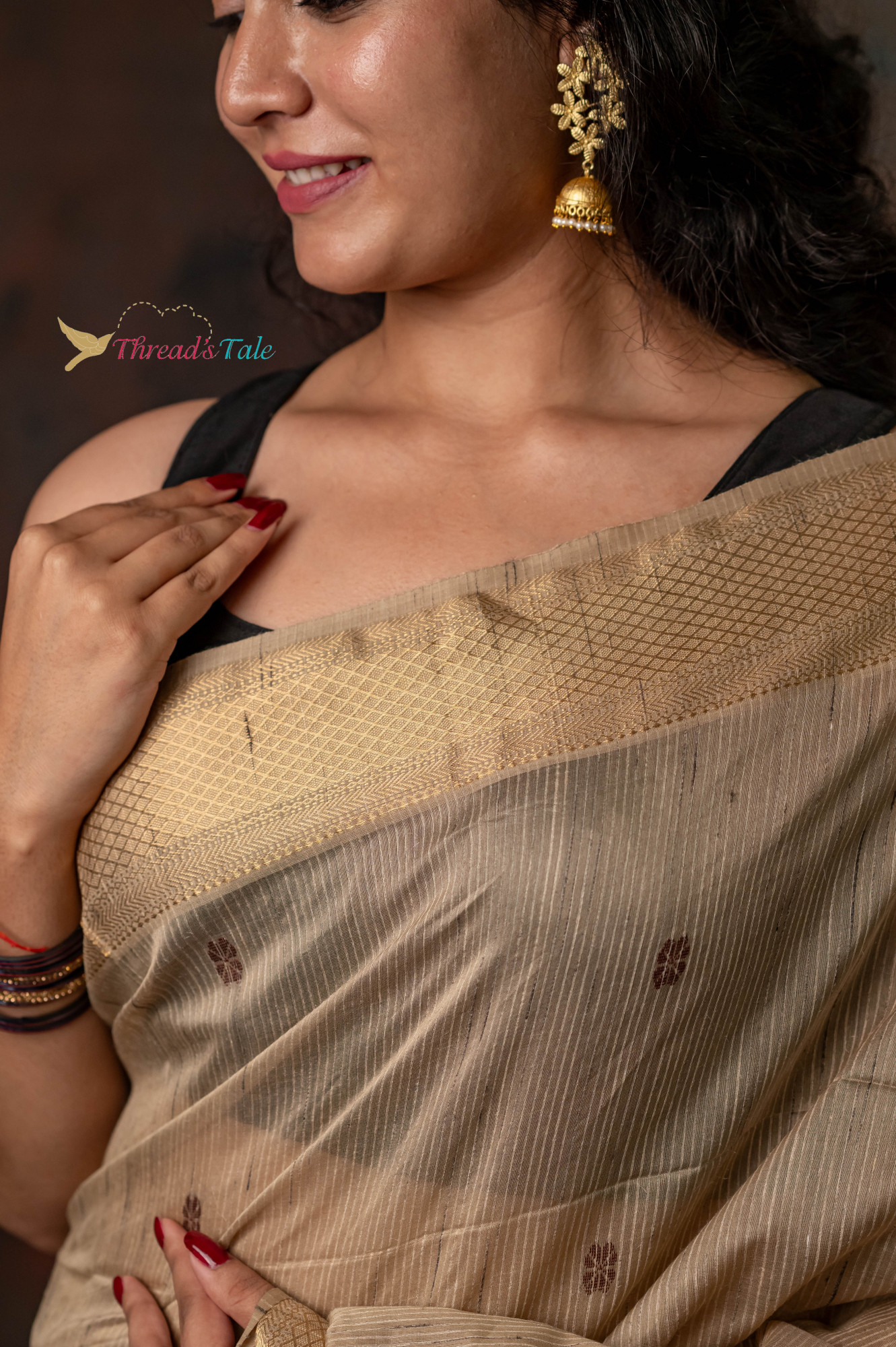 Beige Handwoven Jute Textured Butti Saree