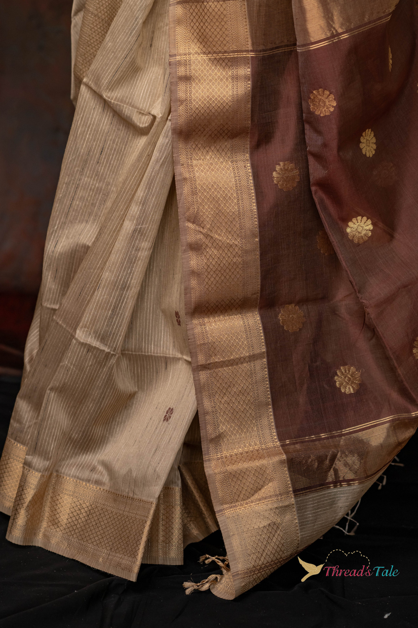 Beige Handwoven Jute Textured Butti Saree