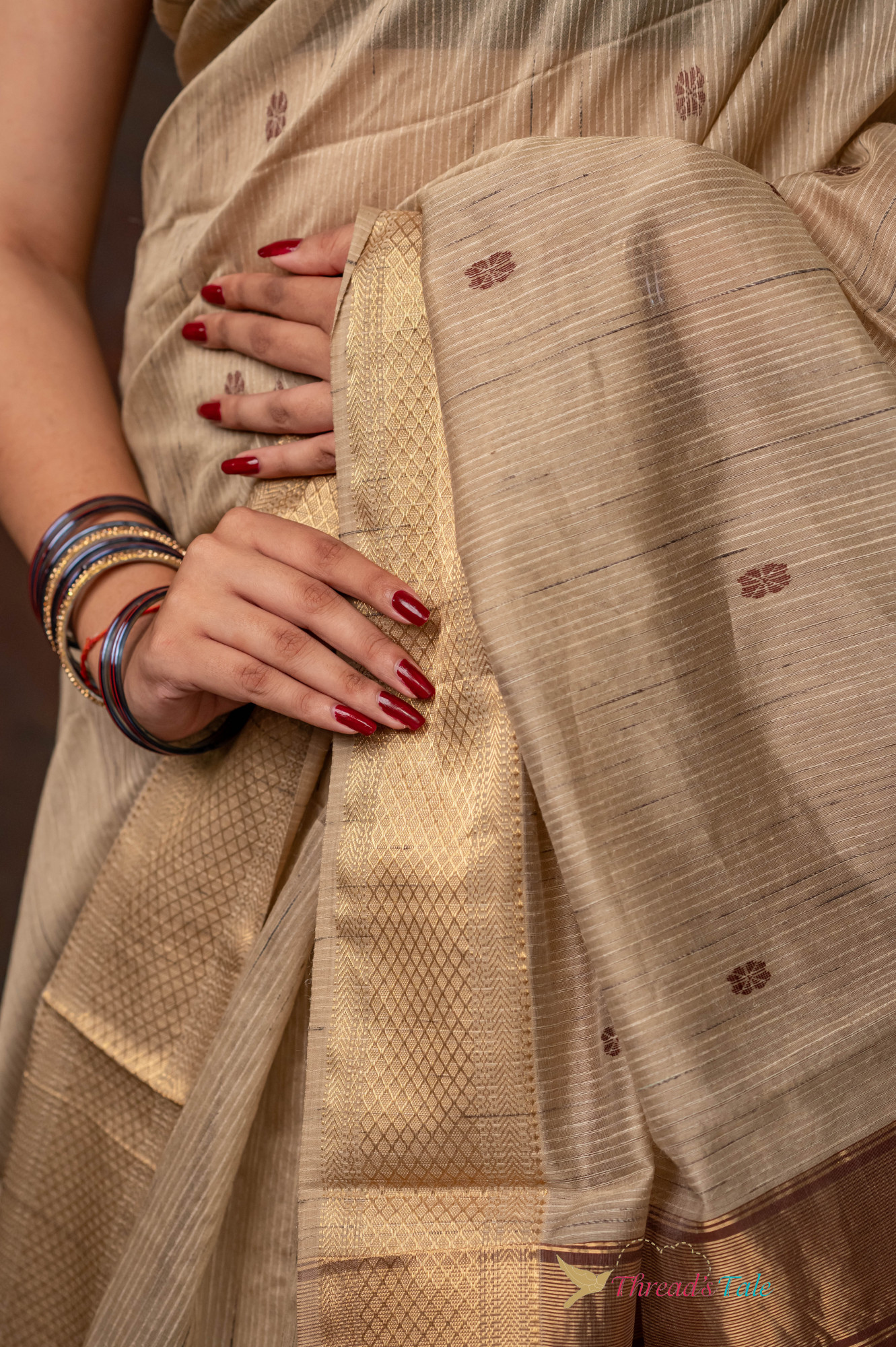 Beige Handwoven Jute Textured Butti Saree