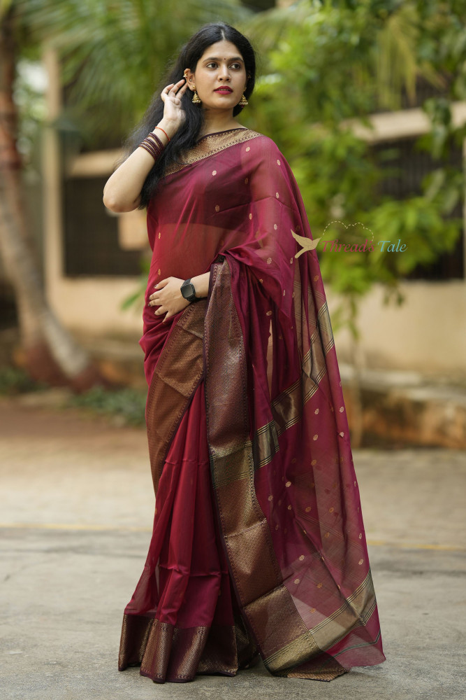 Image of Maroon Handwoven Maheshwari Silk Saree With Zari Butti