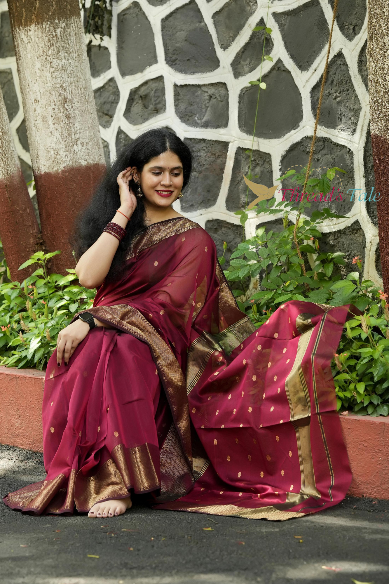 Maroon Handwoven Maheshwari Silk Saree With Zari Butti