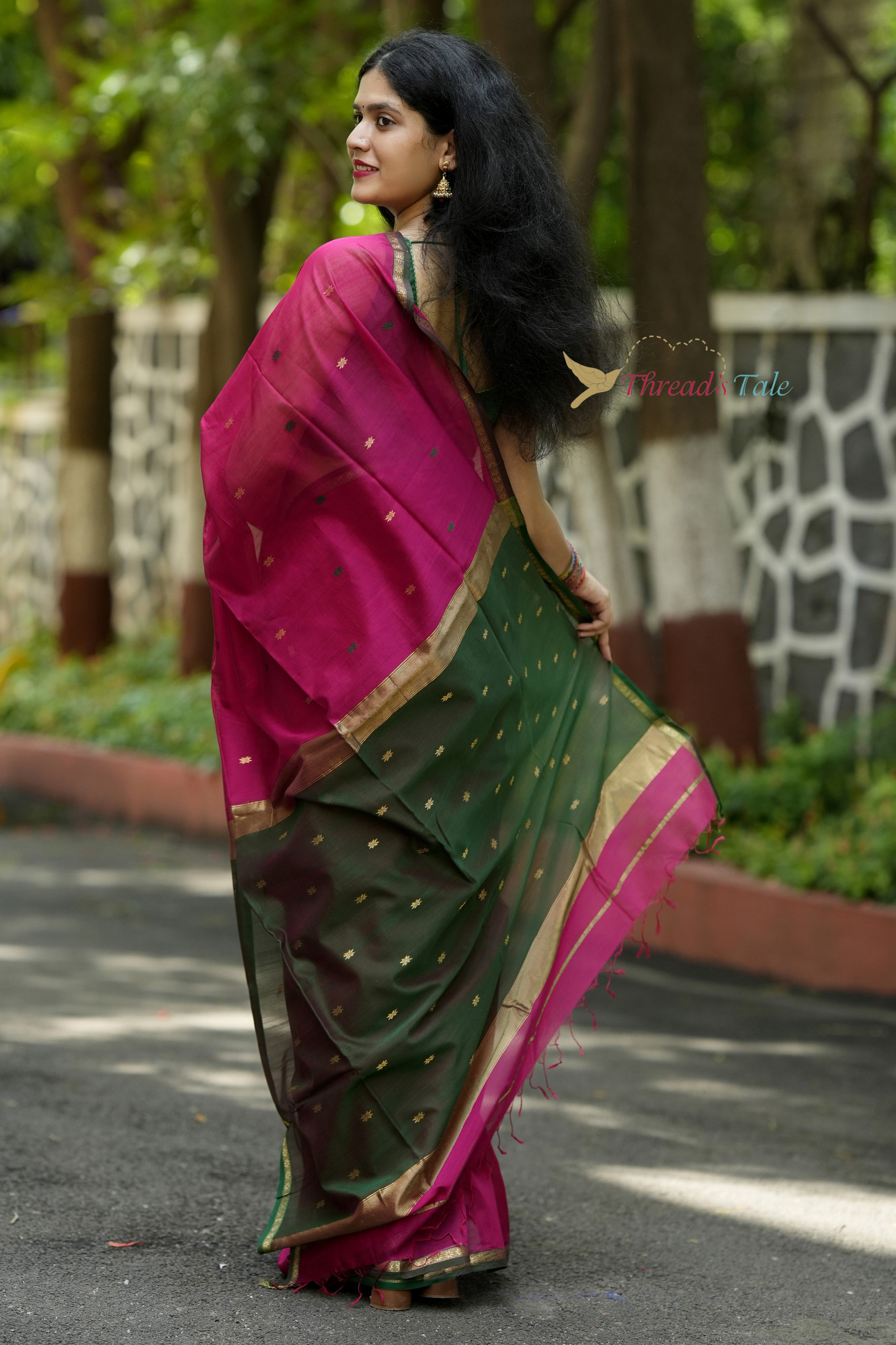 Deep Pink Handwoven Maheshwari Silk Saree WithContrast Green Aanchal