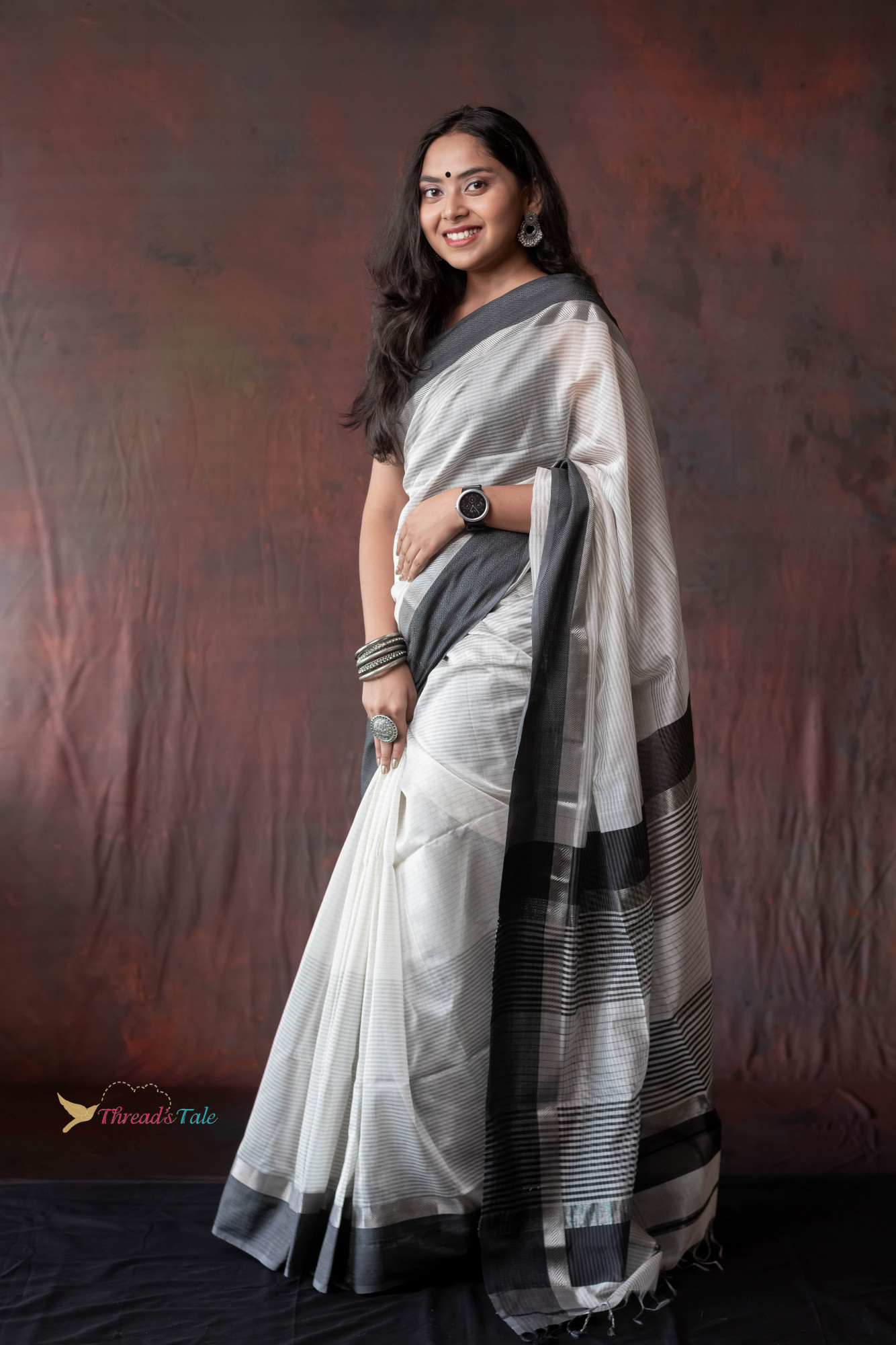 Black And White Handwoven Maheshwari Silk Saree