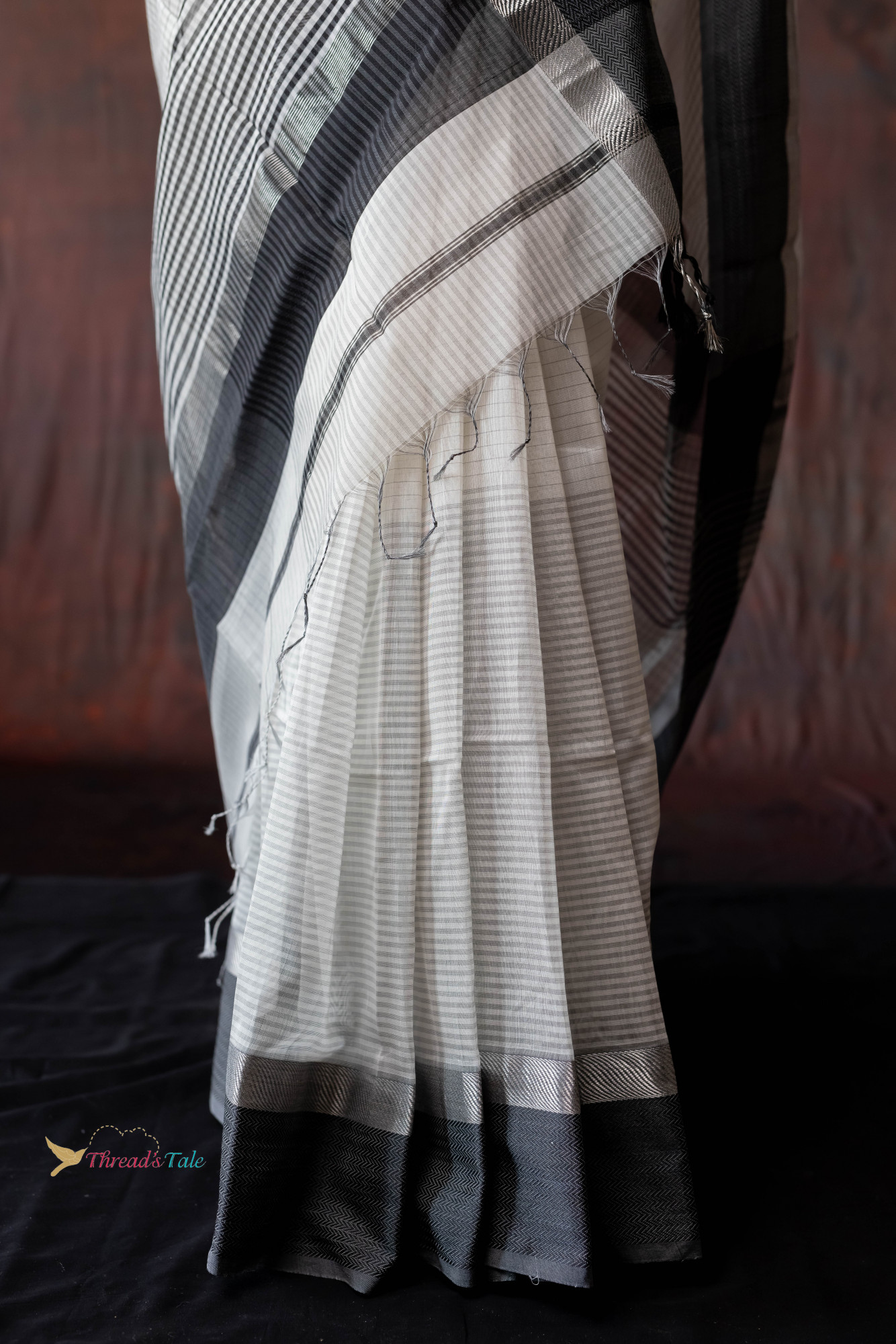 Black And White Handwoven Maheshwari Silk Saree