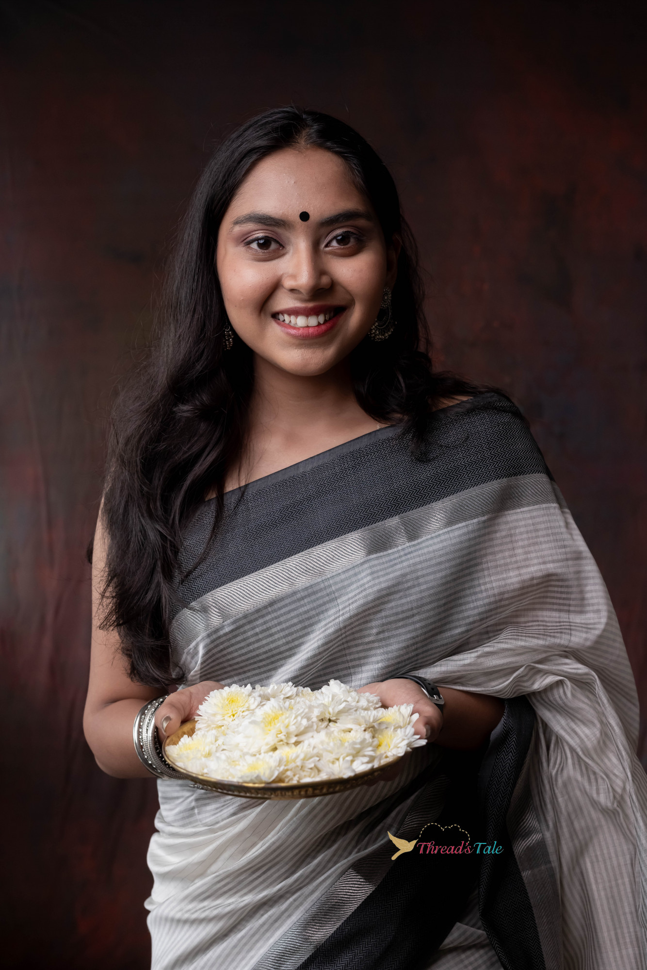 Black And White Handwoven Maheshwari Silk Saree