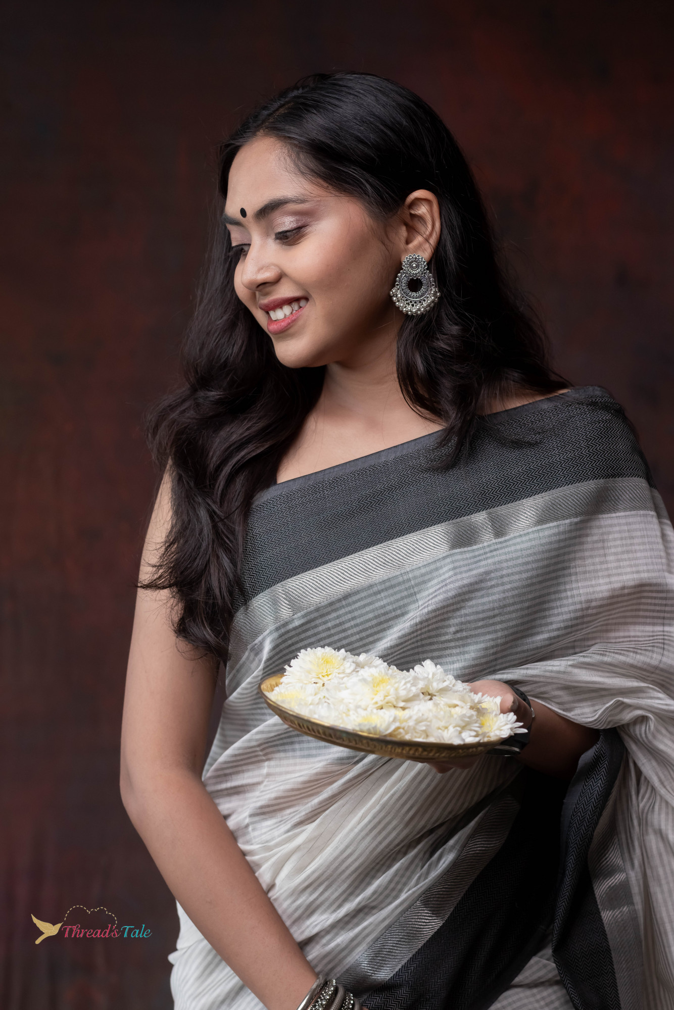 Black And White Handwoven Maheshwari Silk Saree