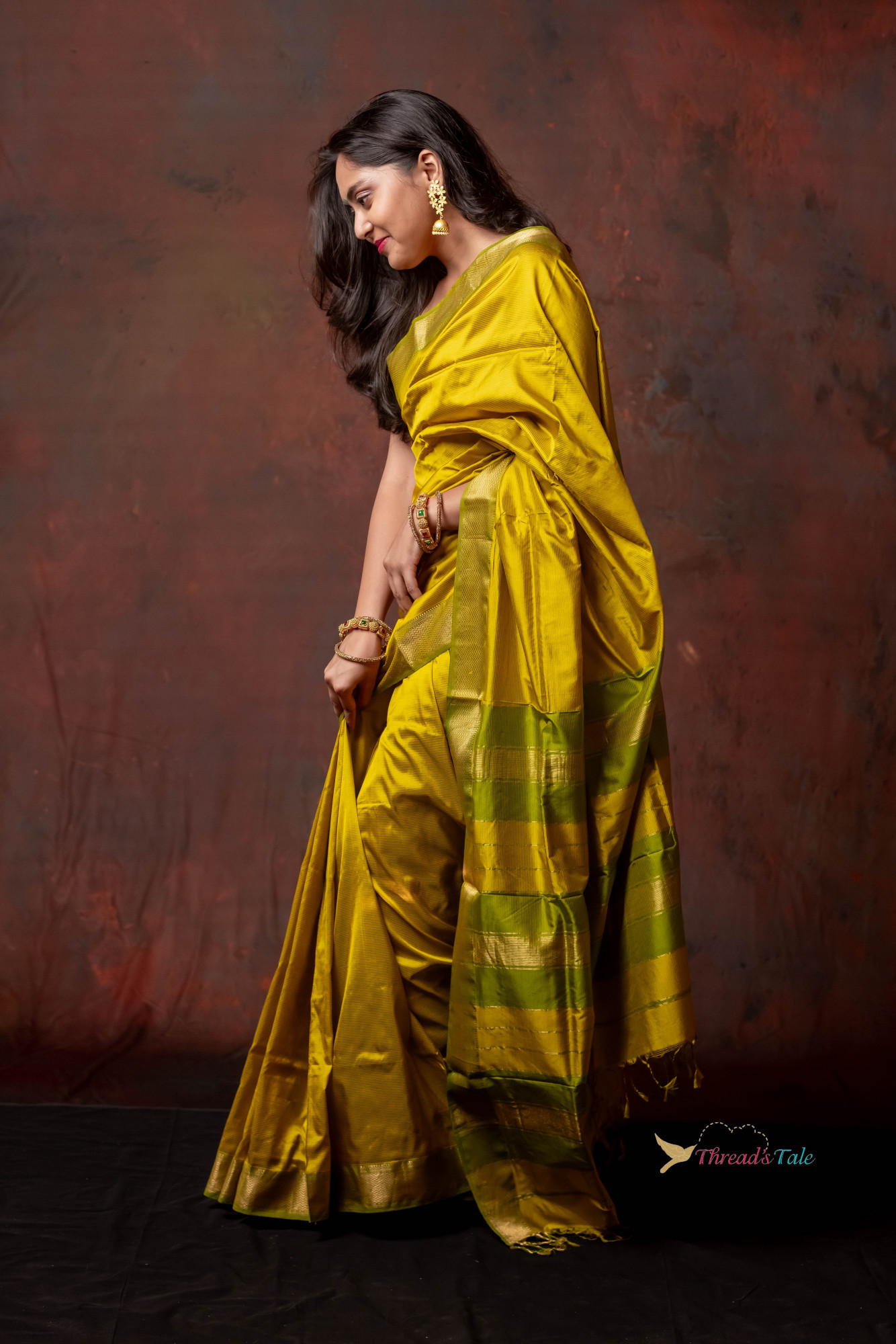 Lustrous Dark Green Handwoven Pure Silk Saree