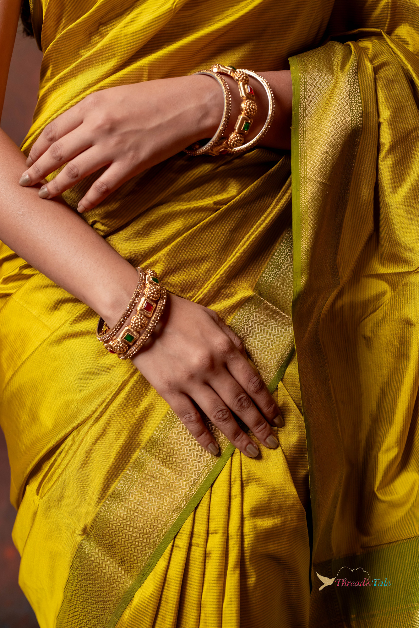 Lustrous Dark Green Handwoven Pure Silk Saree