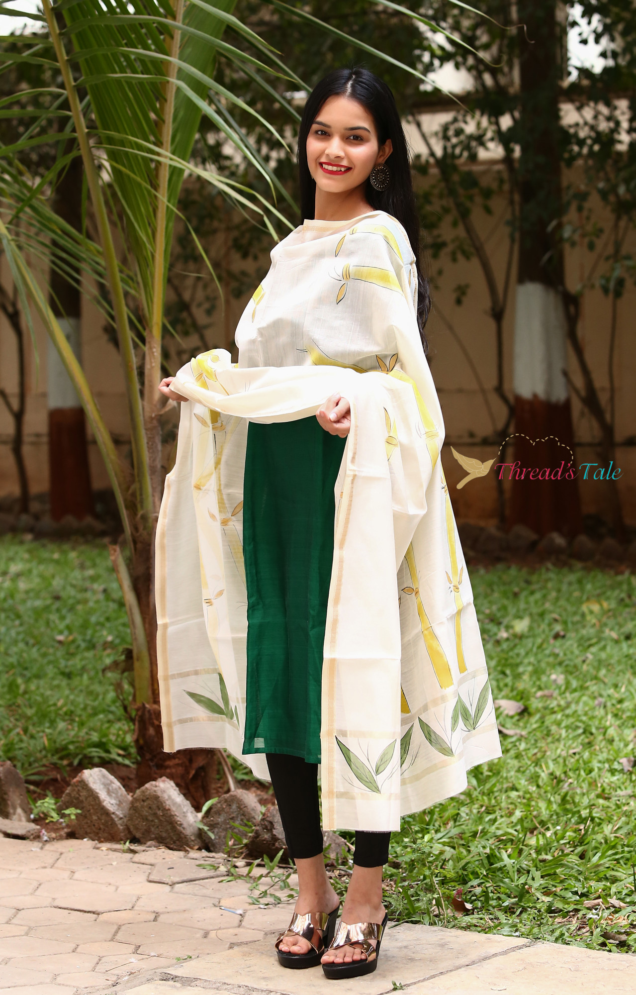 Milky White Handwoven Handpainted Maheshwari Silk Dupatta
