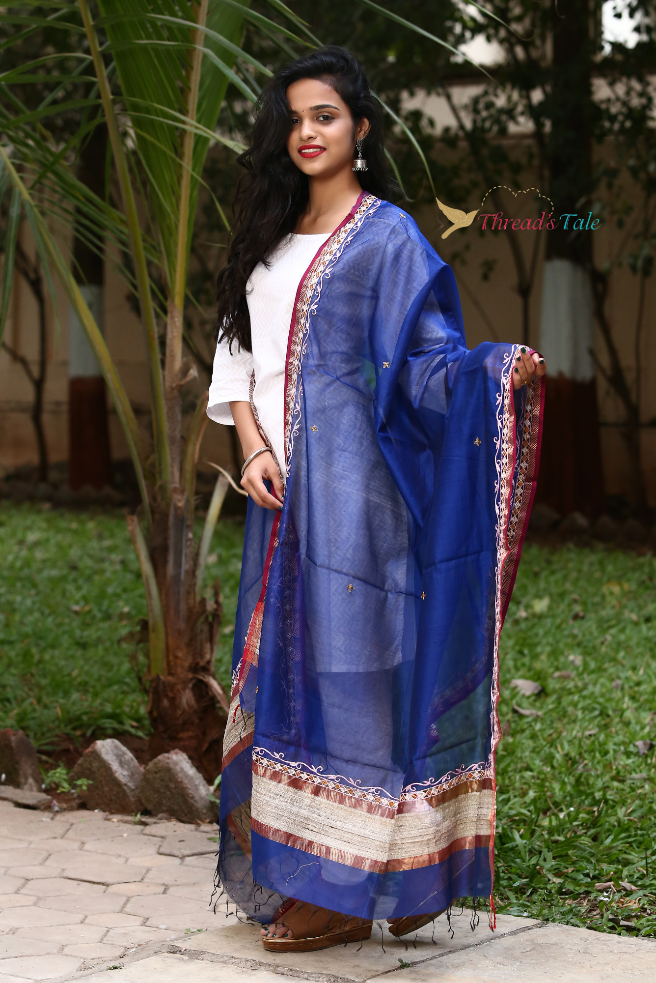 Blue Hand-embroidered Handwoven Maheshwari Silk Dupatta
