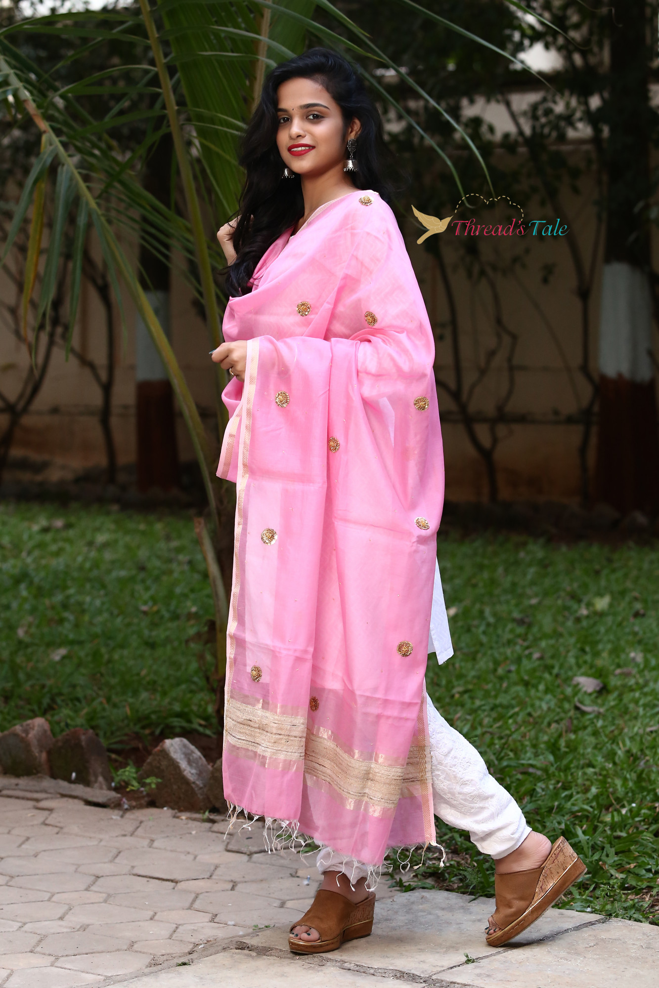 Candy floss pink Hand Embroidered Maheshwari Silk Dupatta