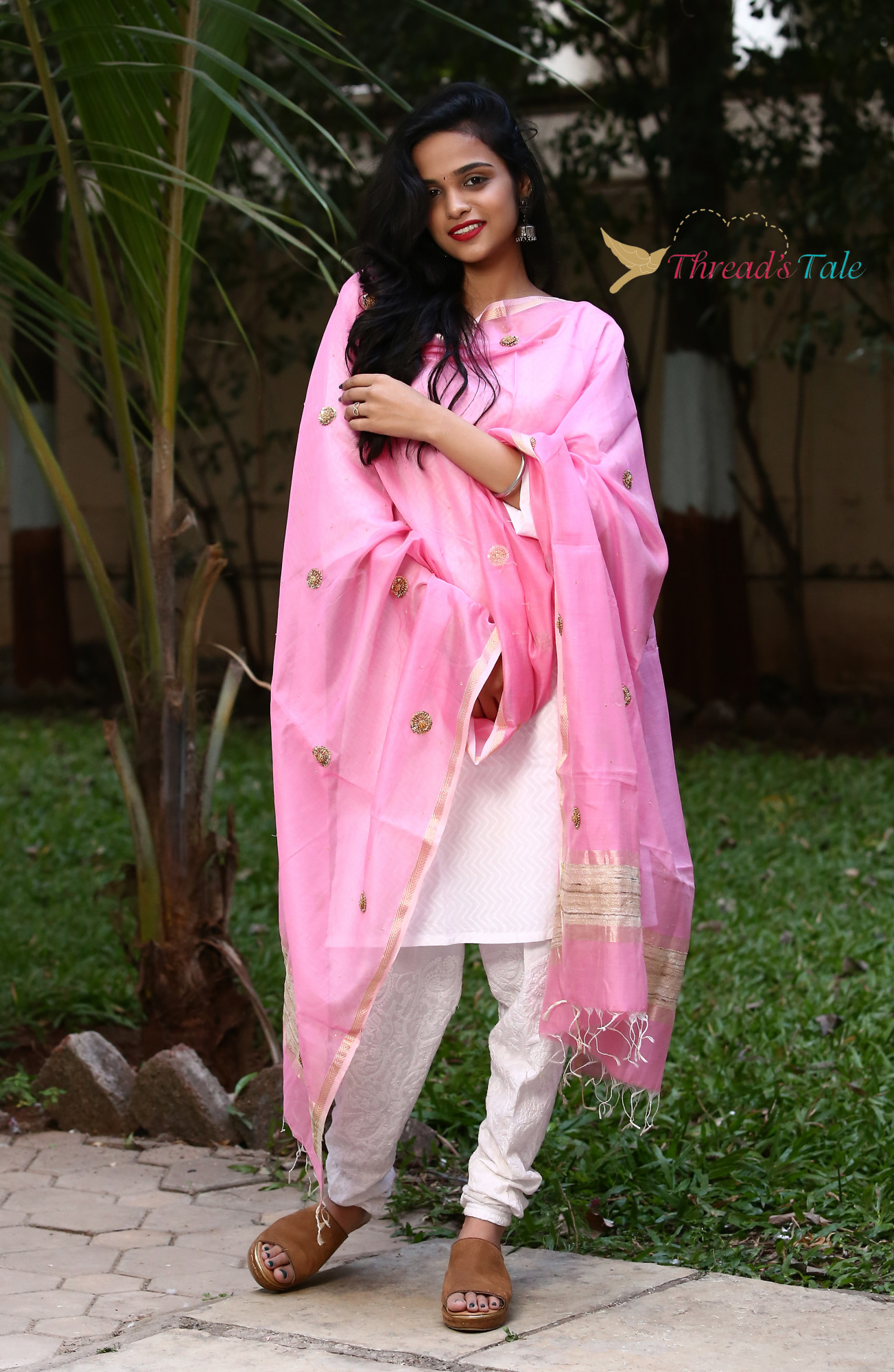 Candy floss pink Hand Embroidered Maheshwari Silk Dupatta
