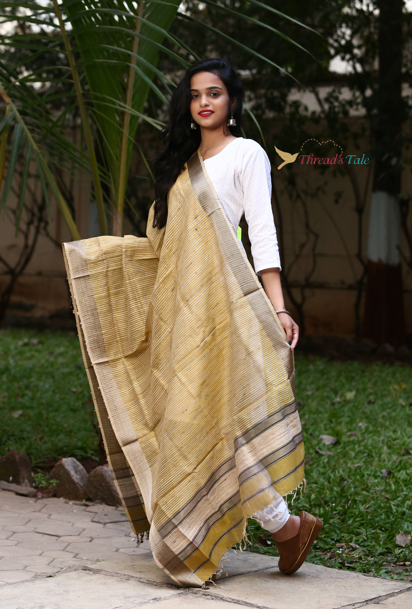 Yellow Golden Handwoven Maheshwari Silk Dupatta with Jute stripes