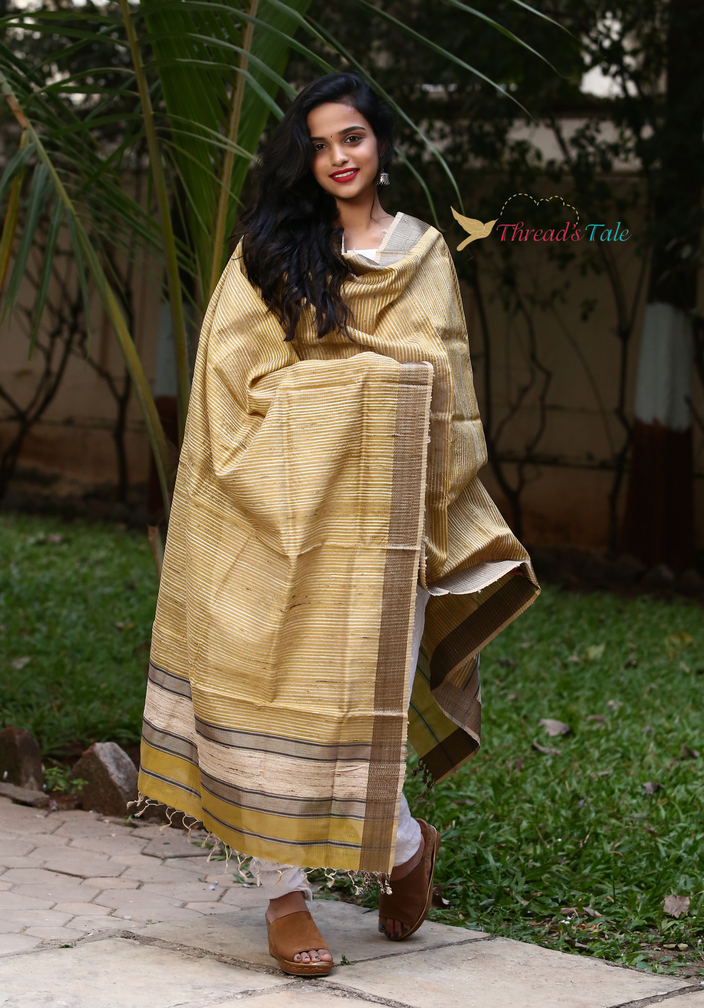 Yellow Golden Handwoven Maheshwari Silk Dupatta with Jute stripes