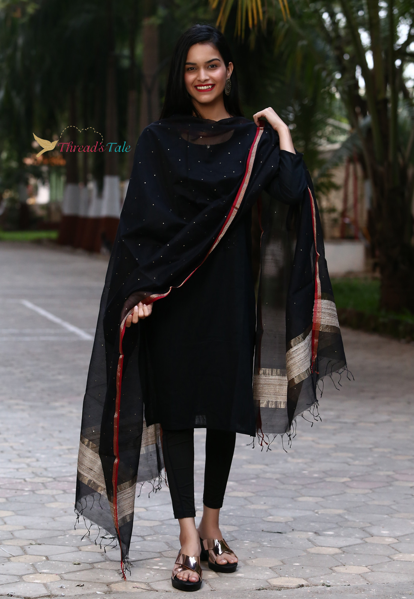 Black Hand Embroidered Mukaish Handwoven Maheshwari Silk Dupatta