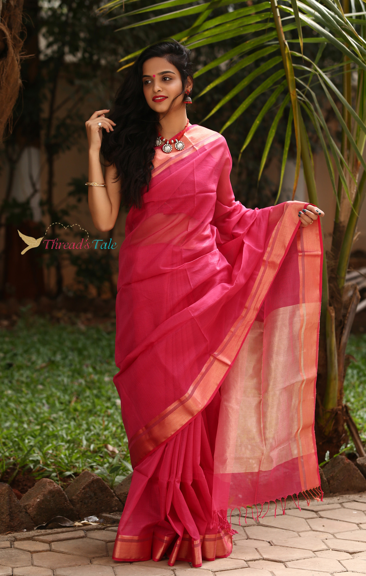 Handwoven Fusia Maheshwari Silk Saree