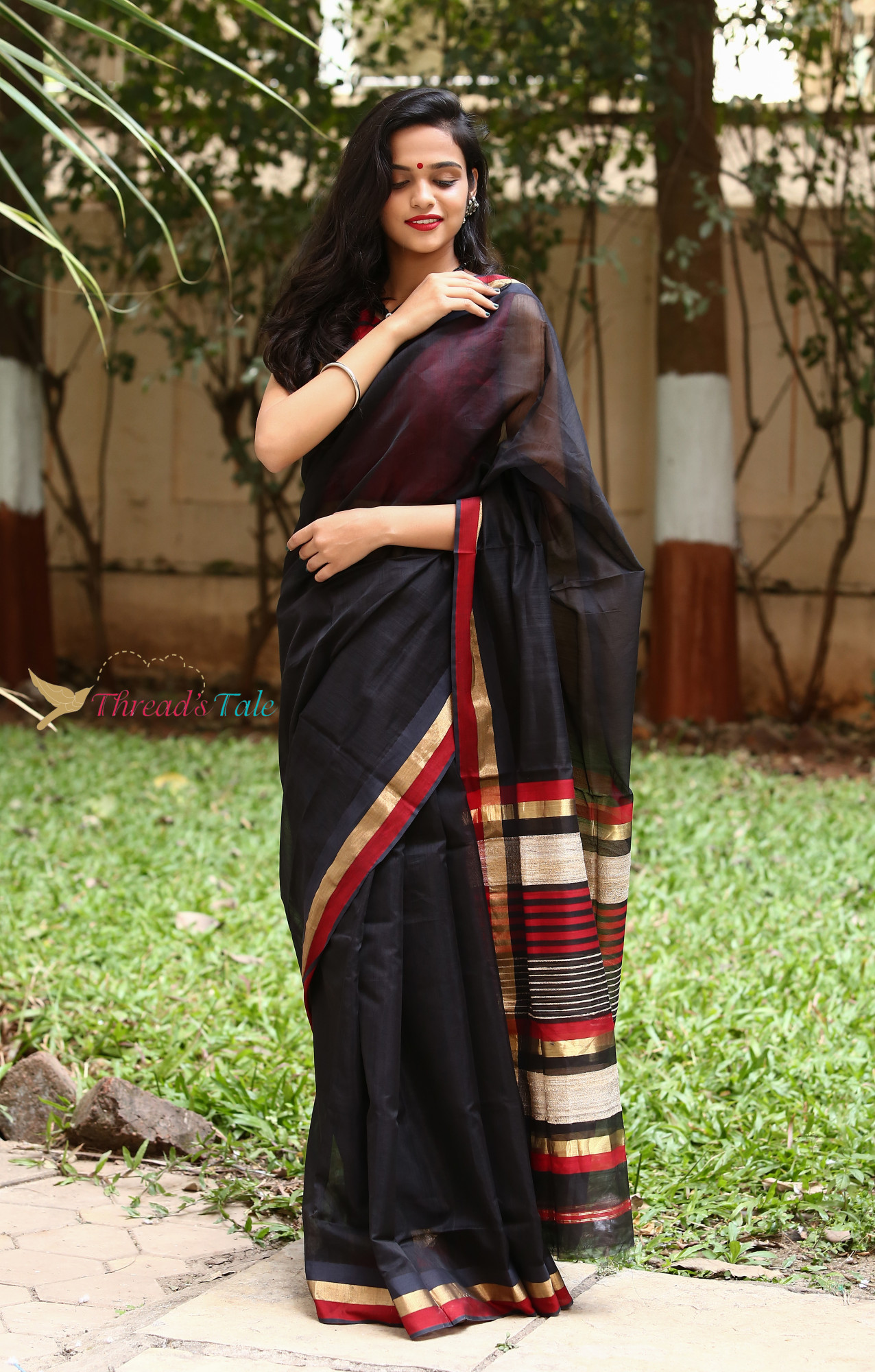 Black Handwoven Maheshwari Silk Saree With Three Color Border