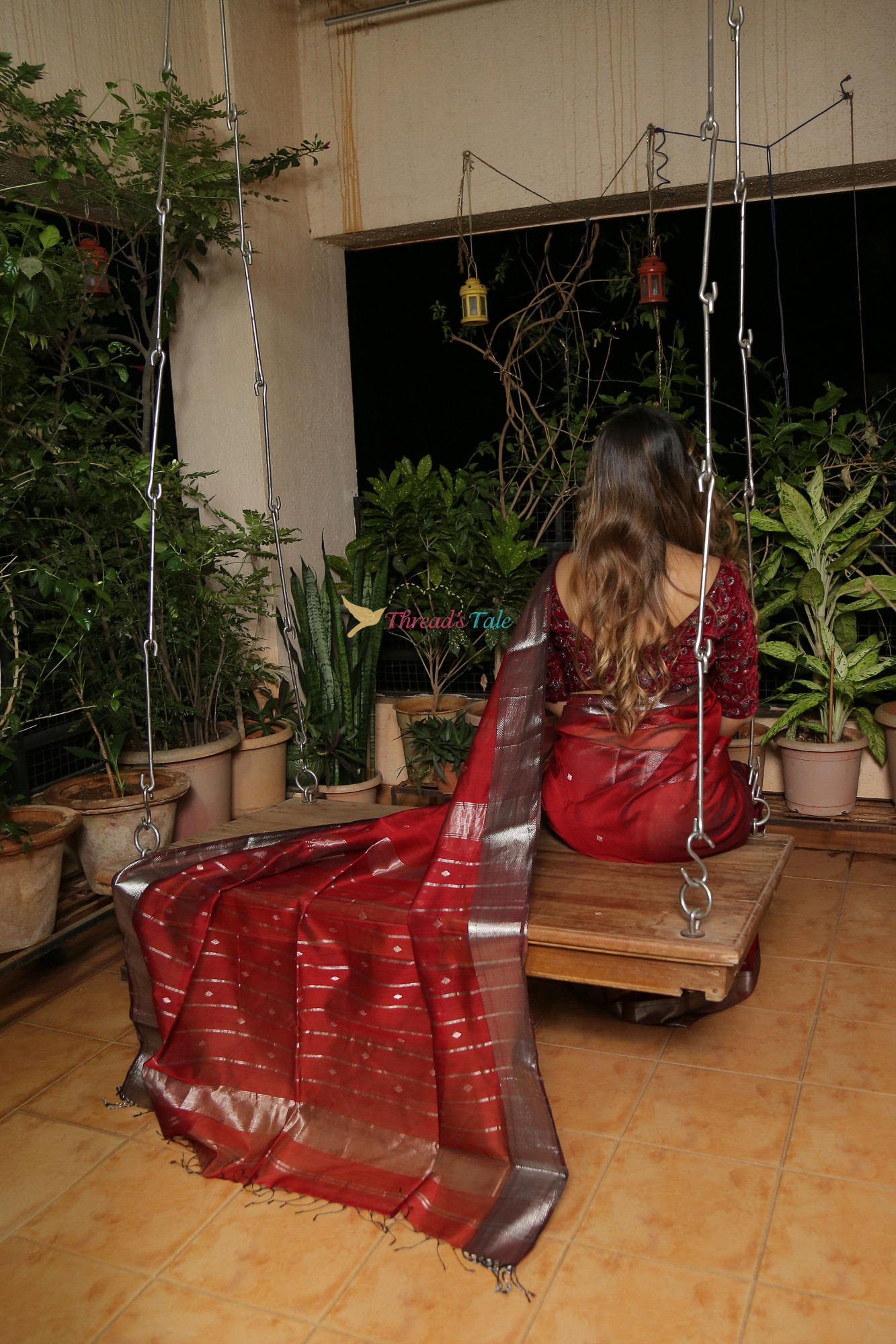 Maroon Handwoven Maheshwari Silk Saree With Silver Border with Silver Butties