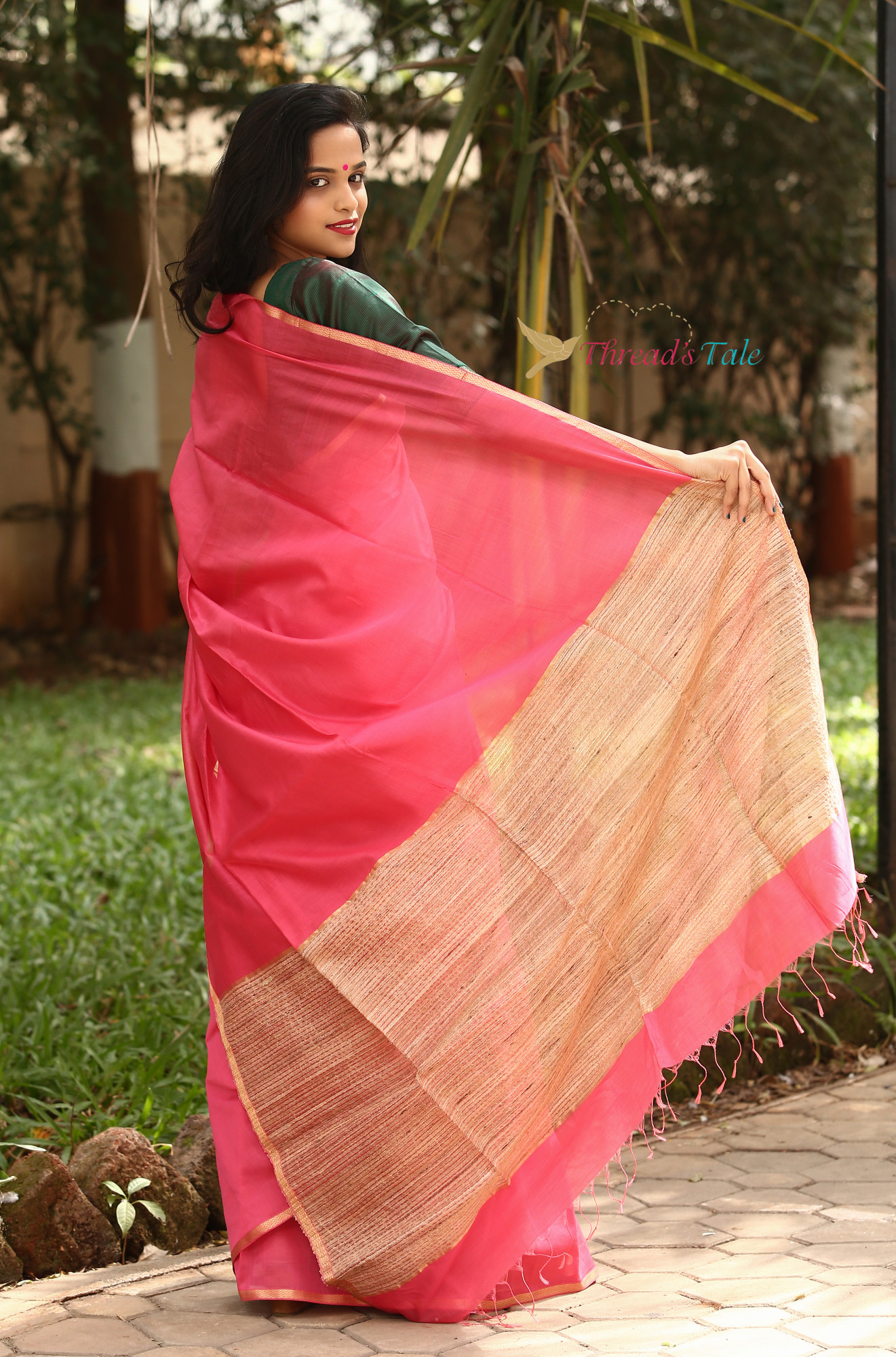 Soft Pink Handwoven Maheshwari Silk Saree With Jute And Tissue Aanchal
