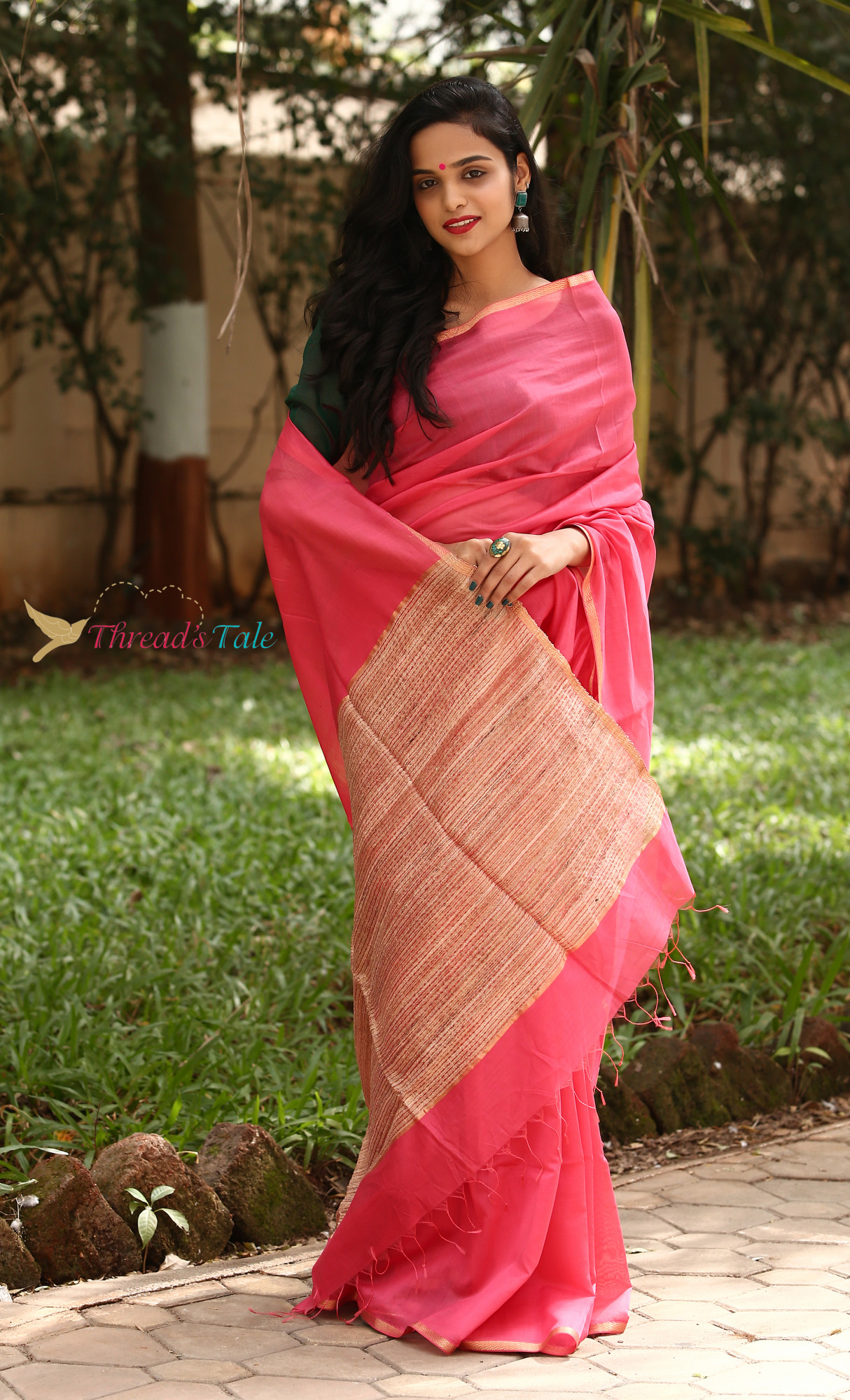 Soft Pink Handwoven Maheshwari Silk Saree With Jute And Tissue Aanchal