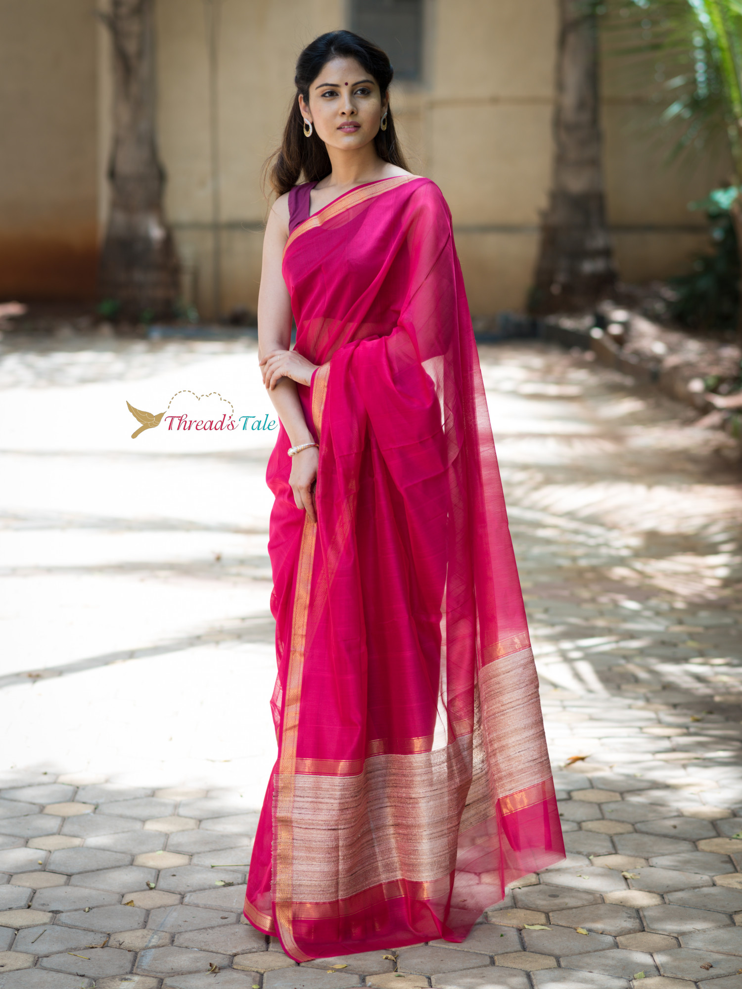 Deep Pink Handwoven Maheshwari Silk Saree With Jute Aanchal