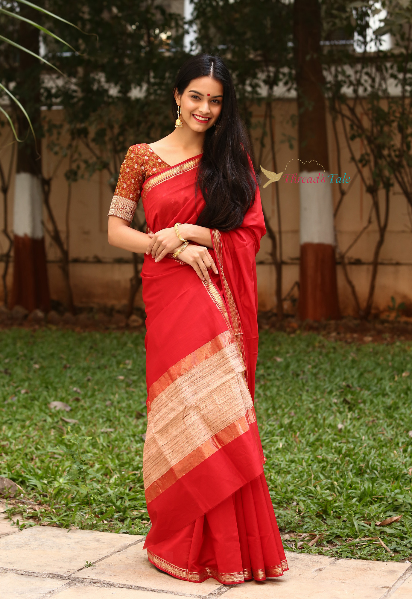 Red Handwoven Maheshwari Silk Saree With Jute Aanchal