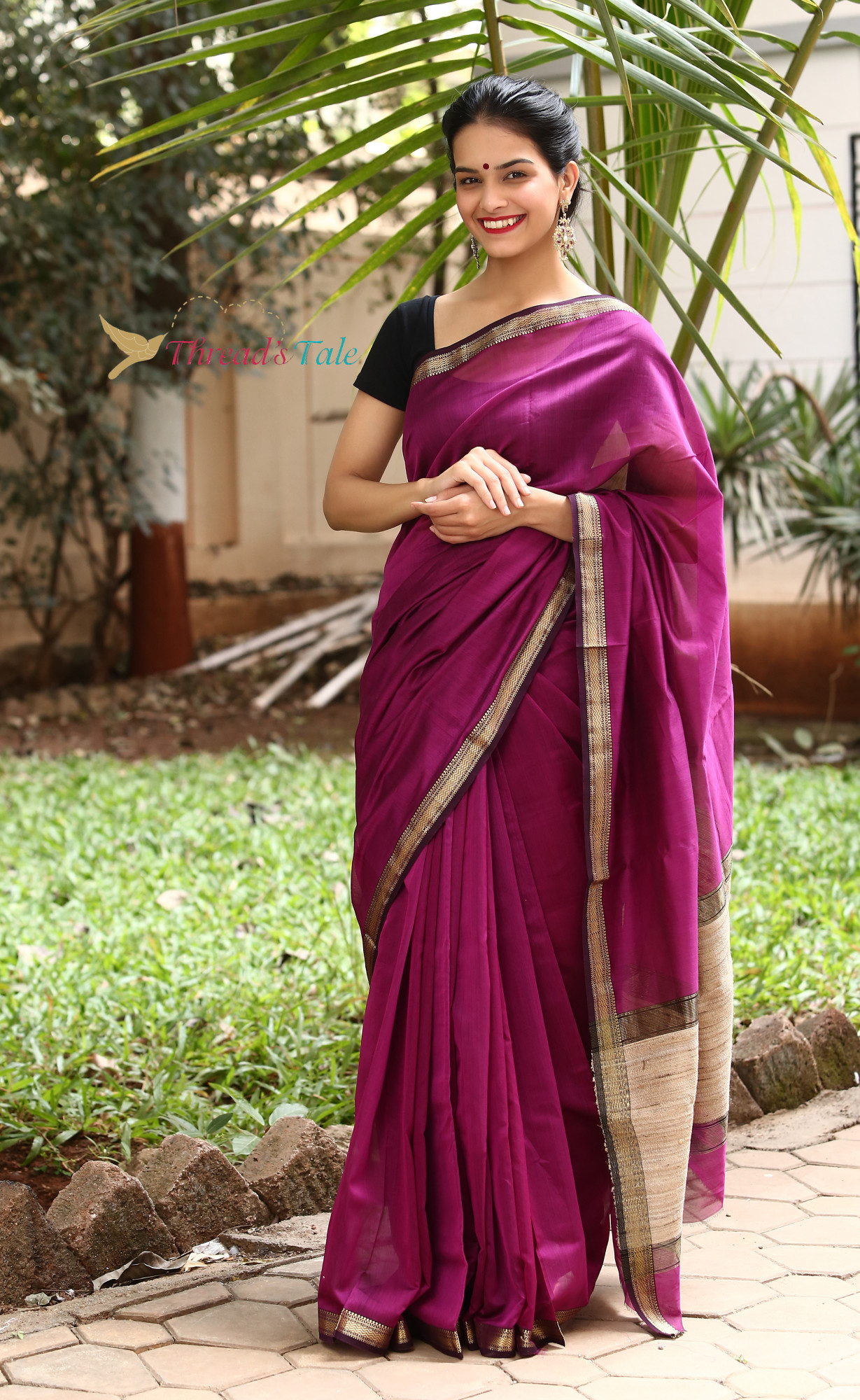Violet Handwoven Maheshwari Silk Saree With Jute Aanchal